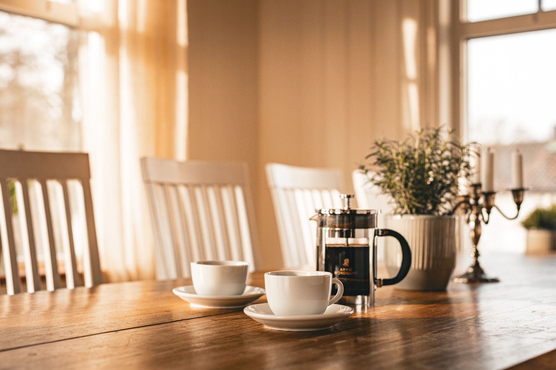 Samlas, landa och andas 🙌
På Hensbacka skapar vi utrymme för både samtal, fokus och återhämtning.
Breathwork och andra aktiviteter kan arrangeras efter önskemål.
Läs mer och boka på www.hensbackahotell.se