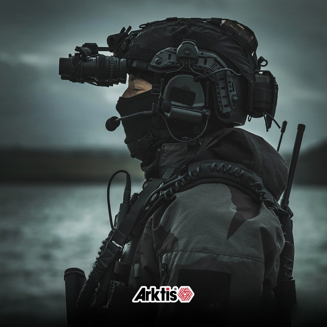 Nous sommes fiers de vous présenter la nouvelle French Desert Noir d’Arktis, désormais disponible chez Tactical Gear.
Inspiré d’une pratique historique des unités militaires, Arktis revisite le légendaire camouflage French Desert “Daguet” en le surteignant en noir pour créer une palette gris foncé unique et moderne.
Le résultat :
✔️ Un camouflage polyvalent
✔️ Idéal pour les environnements urbains, maritimes et covert
✔️ Conçu pour une discrétion opérationnelle maximale
✔️ Conservation des propriétés NIR (Near Infrared)
Une nouvelle approche du camouflage, pensée pour répondre aux exigences des professionnels sur le terrain.
🎯 Disponible dès maintenant chez Tactical Gear
#TacticalGear #Arktis #FrenchDesertNoir #Camouflage #MilitaryGear #EquipementTactique #ProfessionalGear #MissionReady #FieldReady #GearUp #tacti_calgear #outdoors #tactical #french #army #military