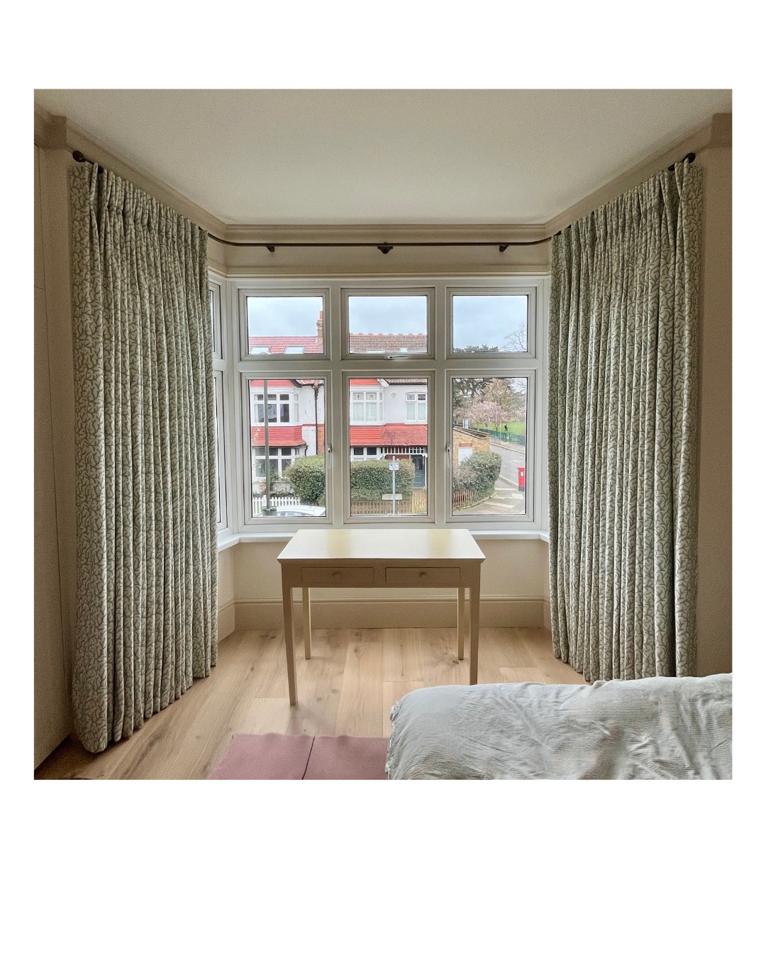 ➡ for a 'before' & 'after' because EVERYBODY loves those! ➡
We used a timeless, organic design from @thepureedit for these double pinch pleat curtains. They are lovingly hand-stitched, interlined for warmth and have blackout lining for a great night's sleep. All hung from a bespoke pole by @cameron_fuller_limited and professionally fitted by the brilliant @steve.thomson.pt
#handstitched #northcoteroad #fulham #tootingnewsie #interiordecor #interiorinspo #balhamnewsie #softfurnishing #TootingBec #southlondon #softfurnishings #custommade #tooting #southwestlondonmums #balhammums #tootingmums #balhamlife #madetomeasure #windowtreatments #curtains #curtainmaker #earlsfield #maker #balham #wandsworth #local #localmaker #localmakers #makers #bespoke
