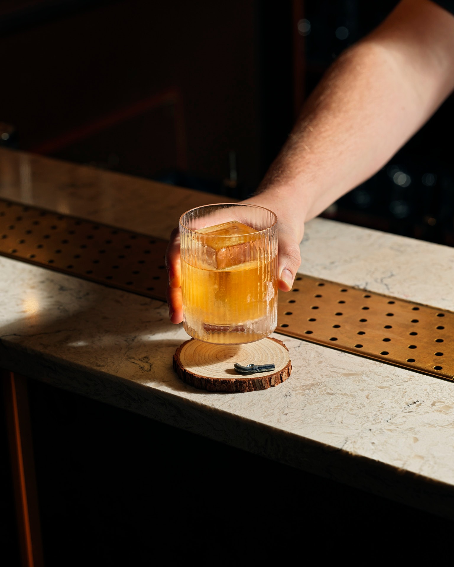 PROFESSOR PLUM IN THE BILLIARDS ROOM
Smoked Oak Butter Johnnie Walker Black Ruby – Earl Grey Infused Plum Sake
A dark, expressive serve with a strong sense of character. Smoke and oak lead, balanced by soft tea notes and a gentle plum sweetness. Rich, layered and quietly intense - a drink that holds its depth from first sip to finish.