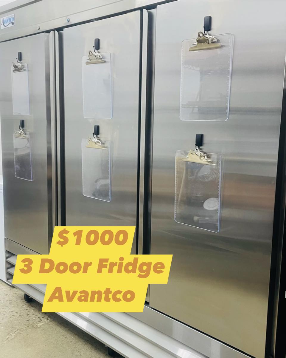 🚨 MUST SELL BY MARCH 28 🚨
3-door commercial Advanco fridge – works great, clean, and ready to go.
Perfect for restaurants, catering, or food businesses.
💲 Priced to sell FAST
📍 Pickup only
⏳ Needs to be gone by March 28
Message me ASAP—first serious buyer takes it!
#forsale #commerciakitchenequipment