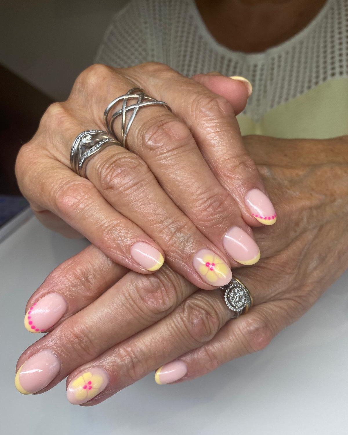 This Spring, it's all about soft luxury with a modern twist 🌸
Think milky pinks, fresh lavender, muted greens and barely-there pastels - finished with a hint of chrome, a micro-French detail or a refined almond shape. Clean, elevated, effortlessly chic 💅