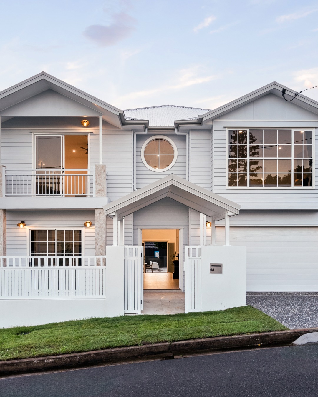 A residence that carries a quiet sense of luxury.
Strong architectural form, generous living zones and carefully considered finishes create a home of lasting sophistication.
68 Brinawa Street, Camp Hill.
Listed by @chriswongraywhite & @gy.realestate
#brisbanerealestatephotographer