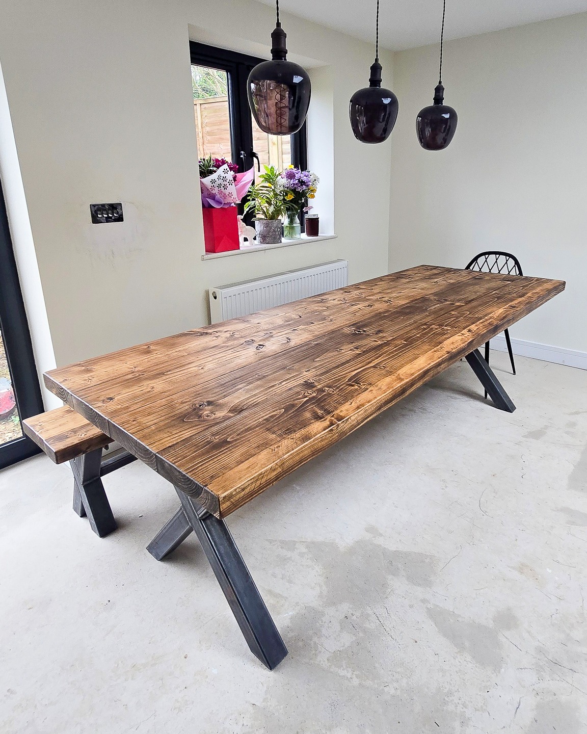 Bespoke beauty, delivered 🤎 Crafted from rich dark oak and made to fit perfectly in its new home. Another happy customer.
🪵 Solid timber
🛠 Hand-made to order
🇬🇧 Made in Sheffield
📩 Custom sizes & finishes available
#RCCFurniture #MadeInSheffield #BespokeFurniture #DarkOak