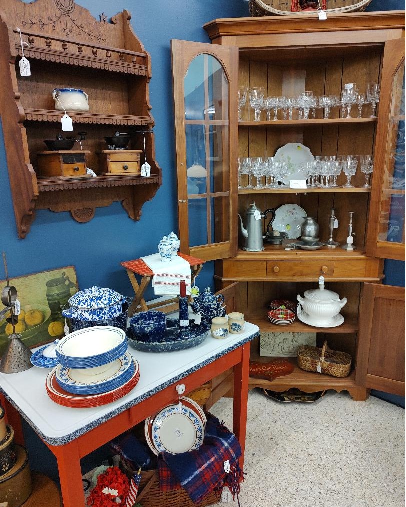 A&U has been marked safe from St. Pat's meteor! 😄
🌟🌠✨
Open THURSDAY through SUNDAY 10am-6pm
30200 Euclid Ave (Rt. 20), Wickliffe, OH 44092