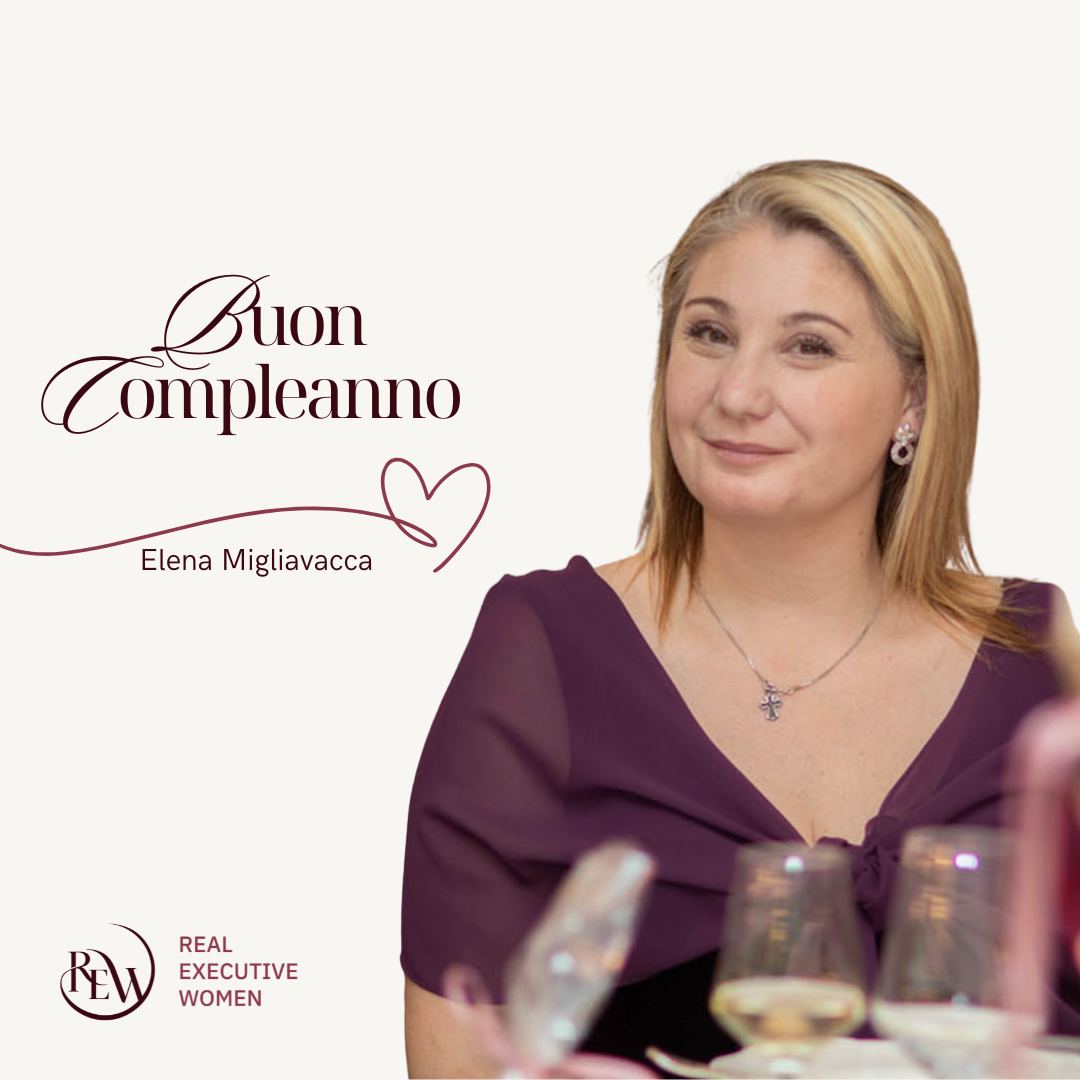 Oggi è il compleanno di Elena Migliavacca.
“Non cercare di diventare una persona di successo, ma piuttosto una persona di valore.”
Non è solo una frase. È un modo di stare nelle cose.
Elena si è dimostrata così: concreta, focalizzata, profondamente dedita a ciò che fa.
Di quelle persone che costruiscono valore, giorno dopo giorno.
Anche se in REW da poco tempo rispecchia i nostri valori di presenza vera, visione e voglia di andare avanti, sempre con fiducia.
Buon compleanno Elena.
Che questo nuovo anno continui a portarti esattamente dove stai già andando: verso ciò che conta davvero. ✨