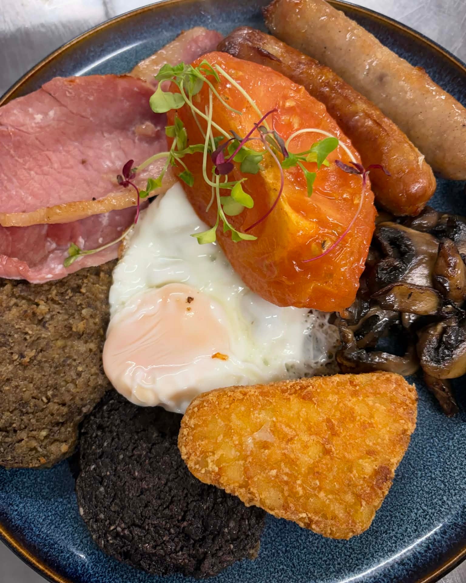 🌸 Sunday Brunch 🌸 Tomorrow 9:30-11:30am before we switch to Sunday Roast at 1:00pm!