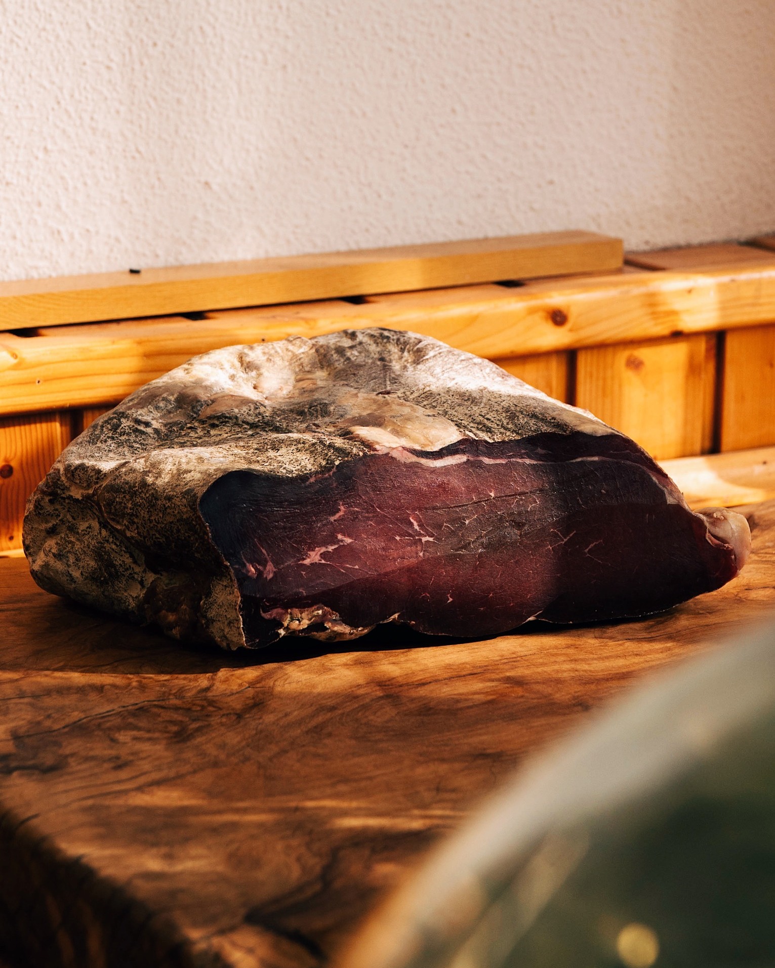 Hay productos que nunca pueden faltar en la mesa 💚
El jamón y la cecina son dos de esos sabores que siempre apetecen, perfectos para compartir en cualquier momento 😍
Y para acompañarlos, en Carnicería Ecológica Robres también encontrarás muchos otros productos ecológicos y de calidad, ideales para completar tus platos y dar a tus recetas ese toque especial 🥰
#robres #carniceriaecológicarobres #transhumancia #terneraecológica #castellón