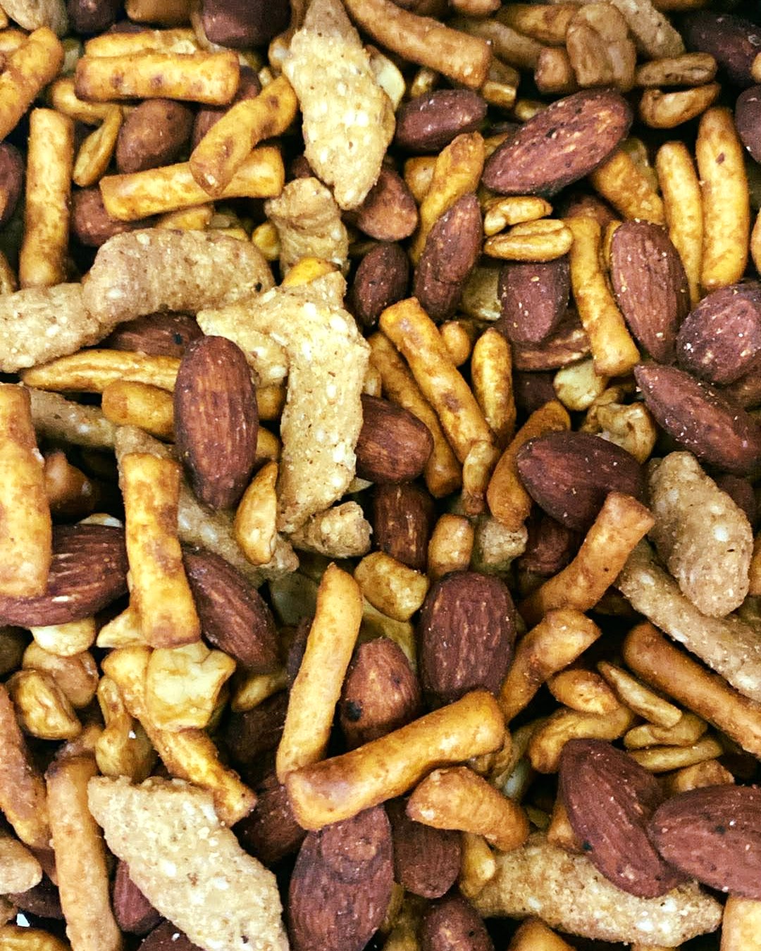 MÉLANGE WEEK-END TAMARI
Un excellent mélange d'amandes et noix de cajou rôties à sec, bâtonnets de bretzel, bâtonnets de sésame au son d’avoine, sauce tamari, huile de canola extraite par pression, poudres d’ail et d’oignon, épices.
✅Disponible en vrac
NaturSource : une compagnie de Dorval ♥
Ayant pour mission d'offrir des délicieuses collations saines et nutritives en toute simplicité avec des ingrédients de qualité!