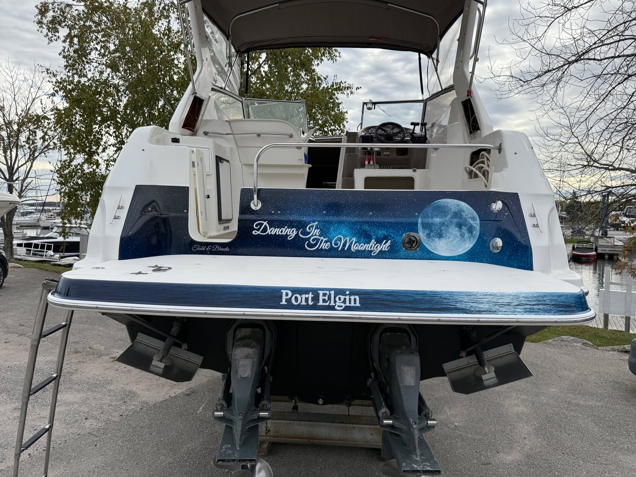 Throwback to this wrap we did last summer! ☀
#throwback #boatwrap #TBT #boatgraphics #vinylgraphics #graphicdesign