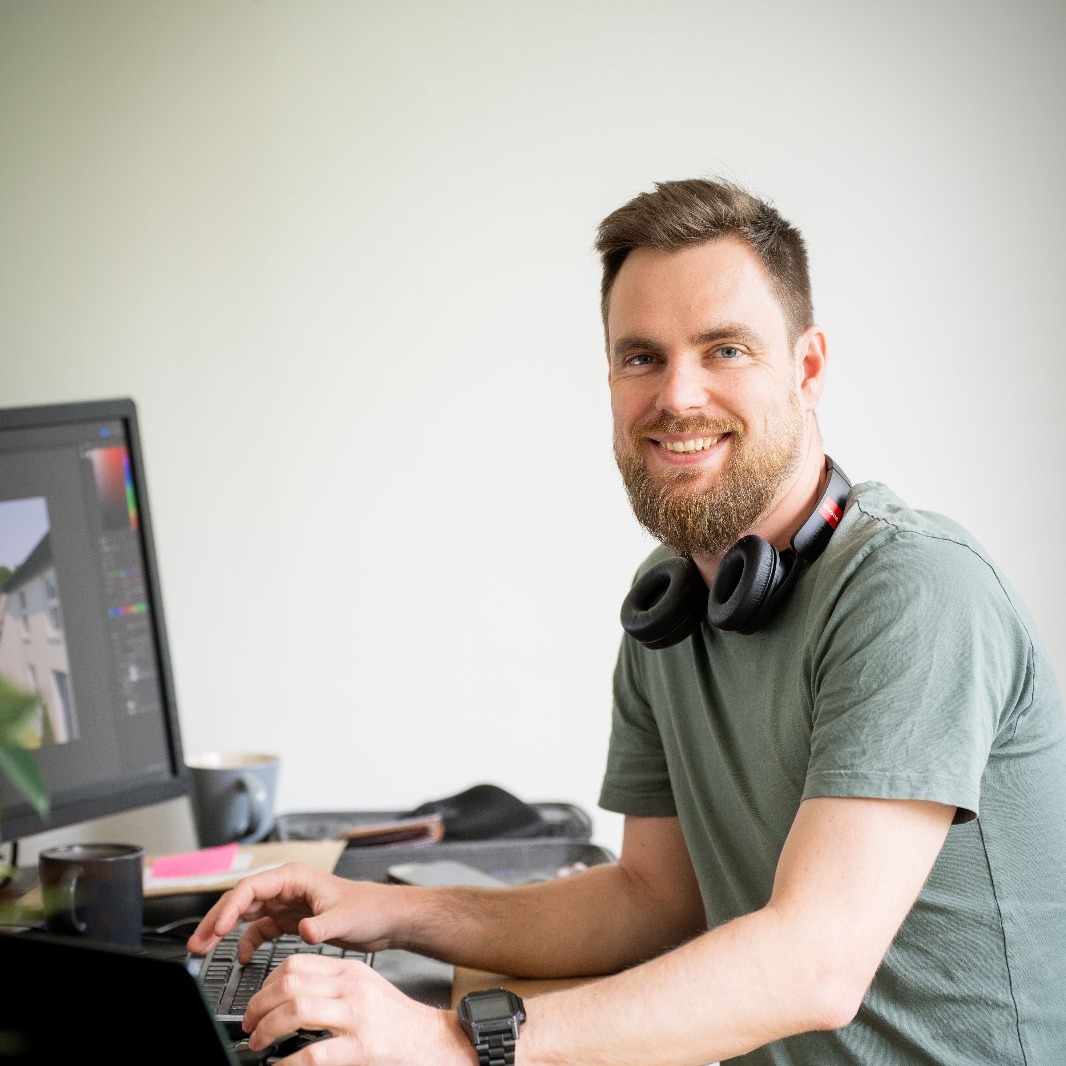 Evening guys! I'm Jack, and im the founder of CoWorking Devon.
As well as running CWD, I'm a brand consultant supporting businesses to move to that next stage of growth.
Most people come to us thinking they need a new website, and sometimes that’s true… but more often than not, that’s not where it starts.
With our Stage One Identity worksops, we look at your identity first, then shape your brand around that, and only then build your website so it actually reflects where your business is now.
Simple, but done properly.
If you’ve been thinking about a website but know something underneath might need sorting first, you can book a 30-minute discovery call through our bio.
#branding #websitedesign #devonbusiness