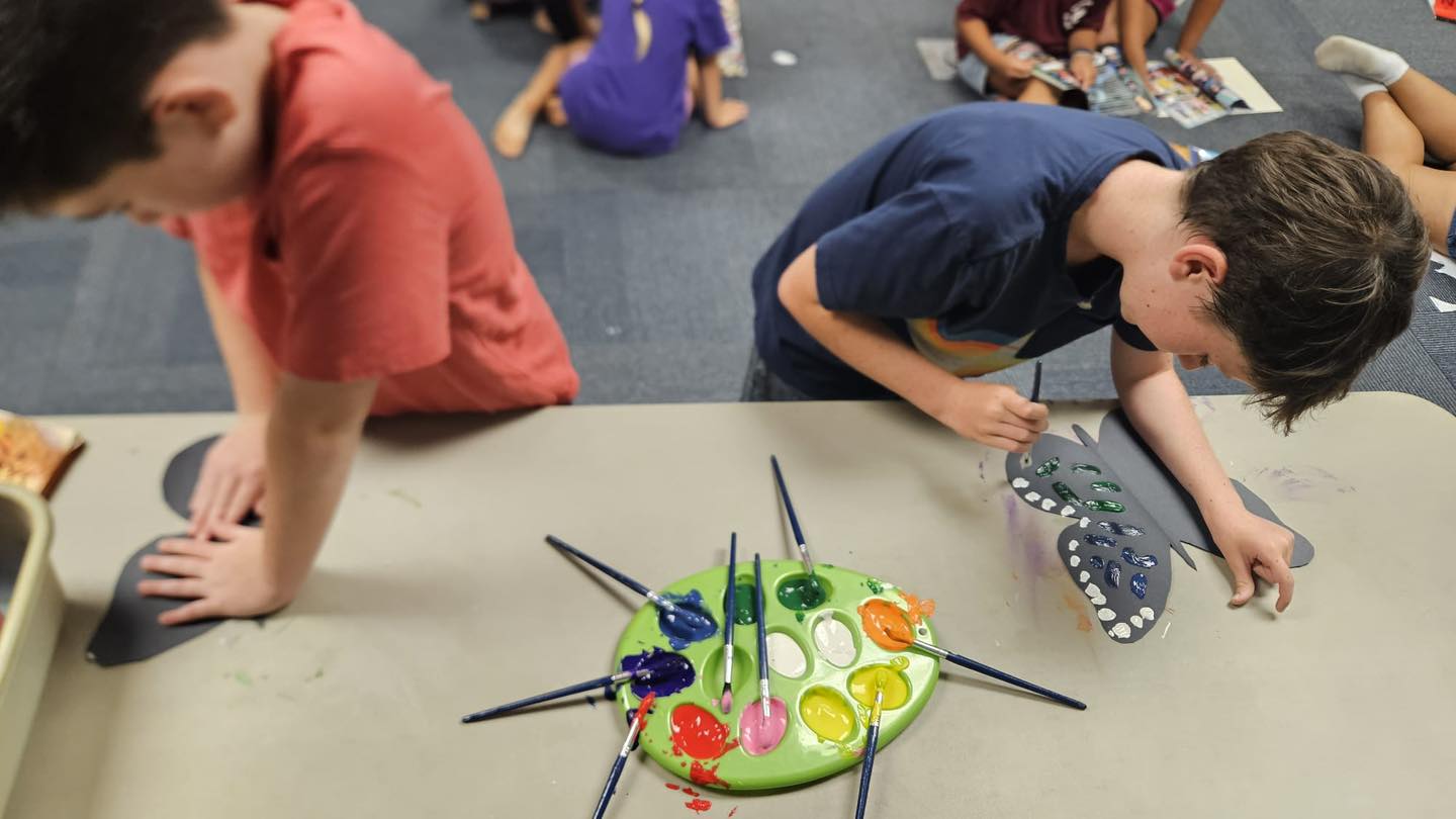 Spring is in the air at ELS! 🦋🎨
Our E+ campers are getting creative and celebrating the season by painting beautiful symmetrical butterflies—a perfect blend of art, imagination, and a little bit of spring magic. 🌸✨
Nothing like bright colors and happy hands to welcome warmer days ahead!
#ELSohana #ESpringCamp #CreativeKids #SymmetryInNature #SpringVibes #LittleArtists #HandsOnLearning