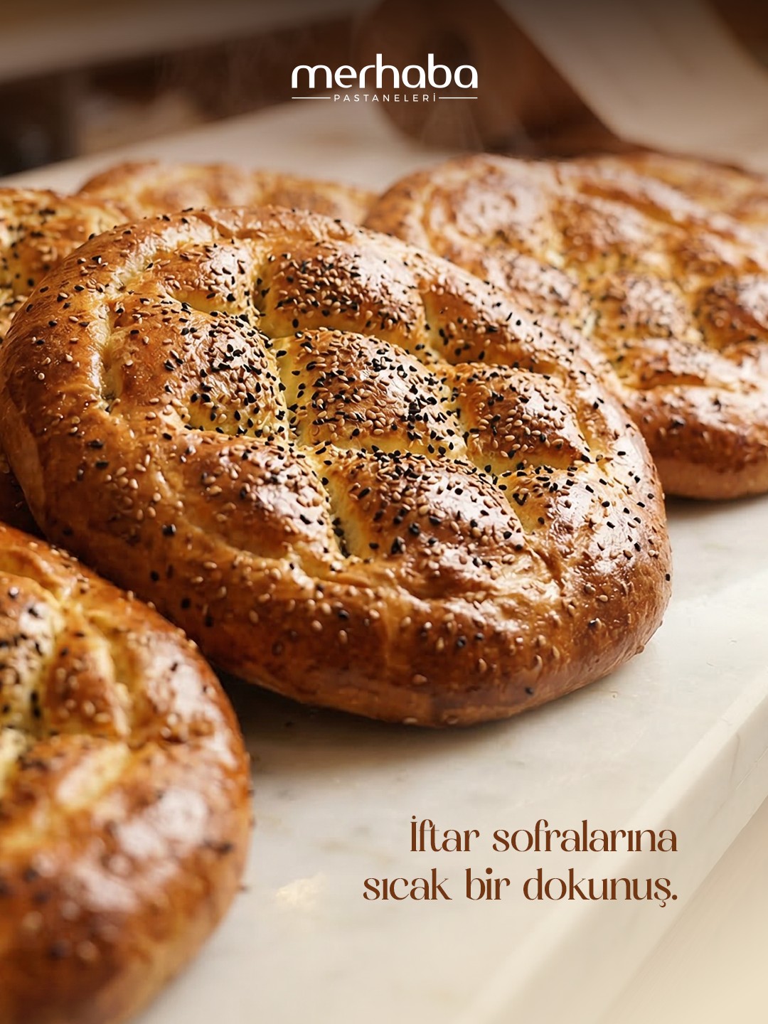 İftar sofralarının vazgeçilmezi: Ramazan pidesi.
Fırından yeni çıkan, yumuşacık dokusu ve üzerindeki susamıyla her akşam taze hazırlanır.
Sıcak sıcak, tam vaktinde sofranızda.
Merhaba Pastaneleri.
Sipariş ve bilgi için:
📍 Başakşehir: 554 364 09 77
📍 Mavera Başakşehir: 544 326 34 34
📍 Merter: 555 655 02 74
📍 Halkalı: 552 913 00 99
📍 Sirkeci: 501 143 27 24
📍 Beşiktaş: 0212 236 33 36