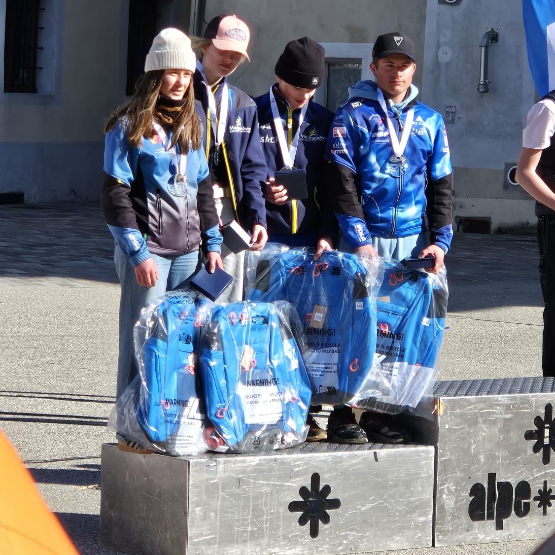 Les Ben'J 2026, c'était cette semaine!! avec des hauts
Les résultats de nos coureurs par discipline:
Super G:
Naomi 5, Louise 36, Dylan 4
Team Super G 'Alpes Provence': 2ème
avec les coureurs Louca Passeron - SC Val d'Allos (2)- , Emmy Levalois Ozenfant - CSPSVincent (11), Dylan - SC Mtgenèvre (4), Naomi - SC Mtgenèvre (5).
Géant (GS)
Dylan 28, Naomi 18, Louise 95
Slalom (SL)
Dylan 26, Naomi 5, Louise abd
Combiné SL et GS:
Dylan 25, Naomi 10, Louise 104
Et tous les résulats sur le site FFS: https://bit.ly/40I1mV4
Merci également aux coachs pour ces résultats collectifs