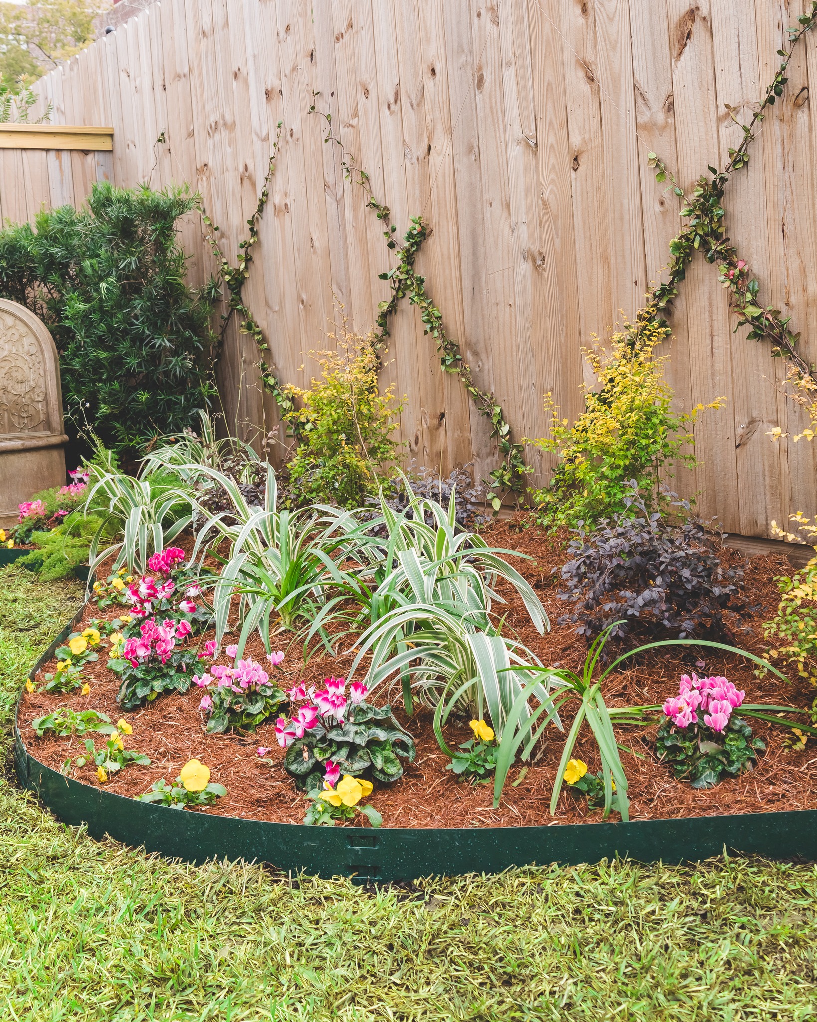Fresh install, fresh mulch, and a pop of color 🌷
Simple upgrades that make a big impact.
▫️ ▫️ ▫️ ▫️ ▫️ ▫️ ▫️ ▫️ ▫️ ▫️
#thegardengateslandscapecompany #landscapedesign #residentialdesign #residentiallandscapedesign #neworleanslandscapes #pavers #thegardengateslandscapecompany #neworleans #metairielandscapes #design #iheartnola #artificialturf #turf #design