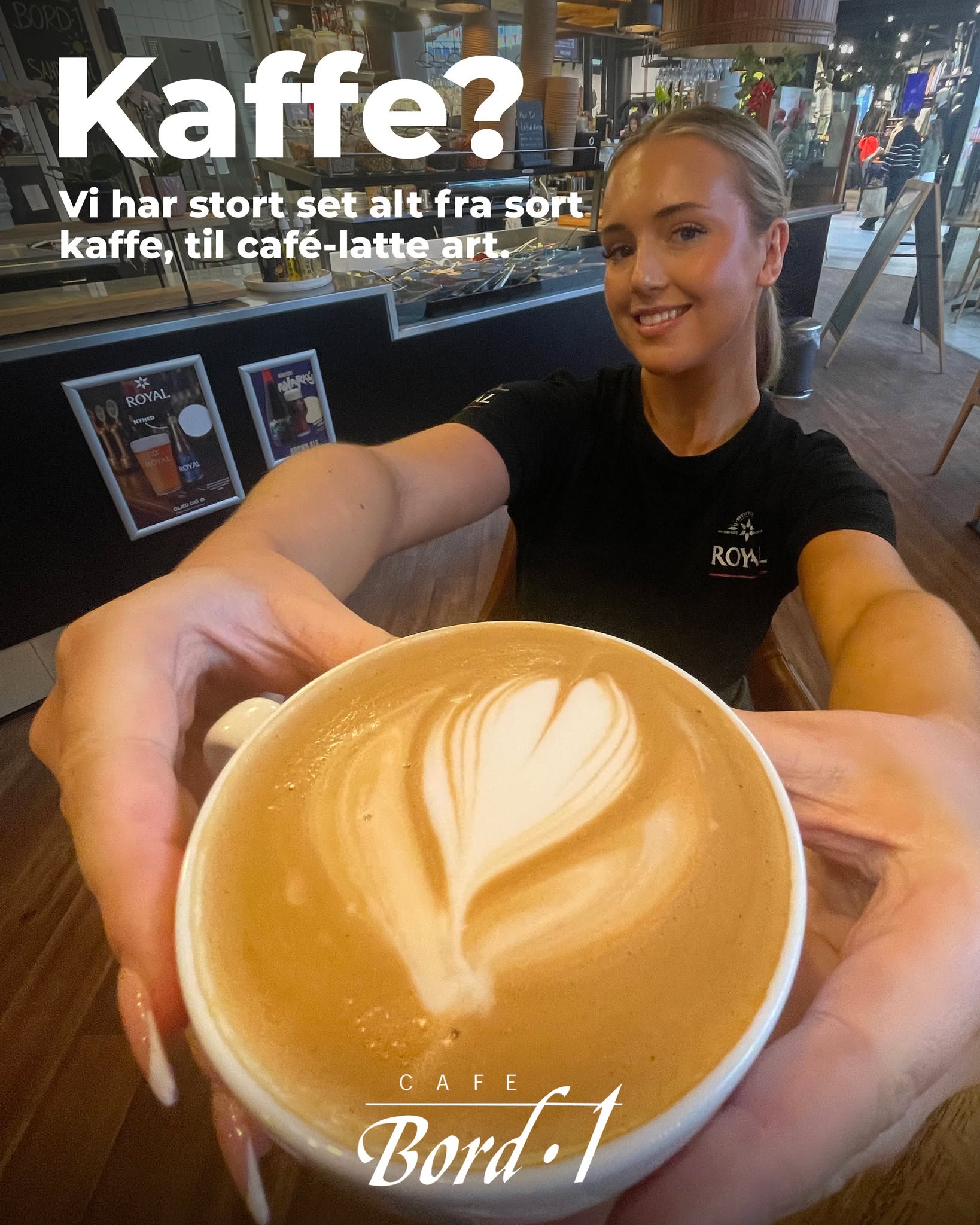 En enkelt kop eller en hel kande... hos os kan du få det (næsten) som du vil, når det gælder valg af kaffestørrelse og typer 😉
Her et par af de varianter vi ofte serverer i løbet af dagen:
- Filterkaffe
- Americano
- Cafe Latte
- Cappuccino
- Cortado
- Wiener Melange
- Is-latte
Du se hele vores menukort inkl. drikkevarer her ➡️ cafebord1.dk/