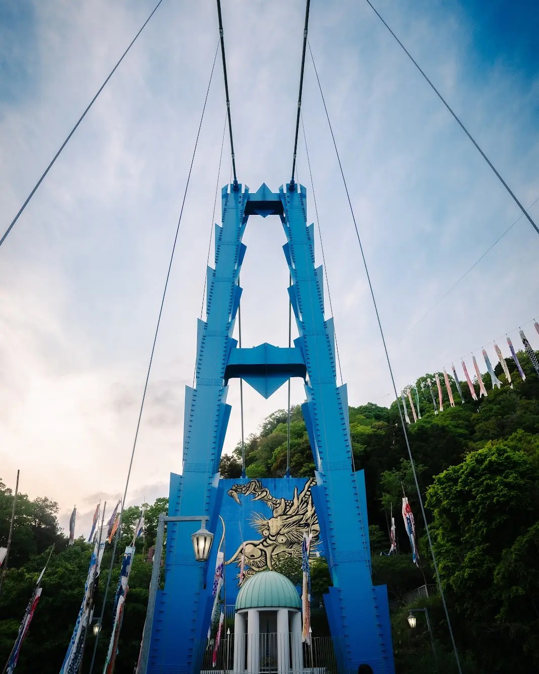 令和7年度いばらき「建設フォトコンテスト」
A部門 入選③
作品タイトル 『守り神の視線』 佐藤絵美さん
撮影者さんのコメント ーーーーーーーーーーーーーーーーーーーー
ダイナミックな竜神大つり橋と相まって、描かれた龍の視線にものすごい目力を肌に感じました。まさに守り神だと体感しました。
ーーーーーーーーーーーーーーーーーーーーーーーーーーーーーー
#いばらき建設フォトコンテスト #フォトコンテスト #フォトコン #いばらき #茨城県 #常陸太田市 #茨城県建設業協会 #建設未来協議会 #建設 #工事現場 #未来 #写真 #写真好きな人と繋がりたい