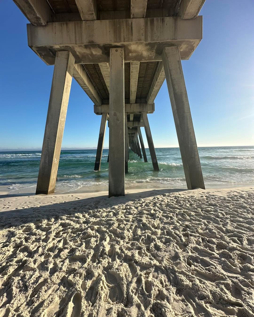 Most people think this is just a vacation spot…
But for a lot of my clients, this is everyday life. 🌊
And the best part?
It’s more attainable than people think.