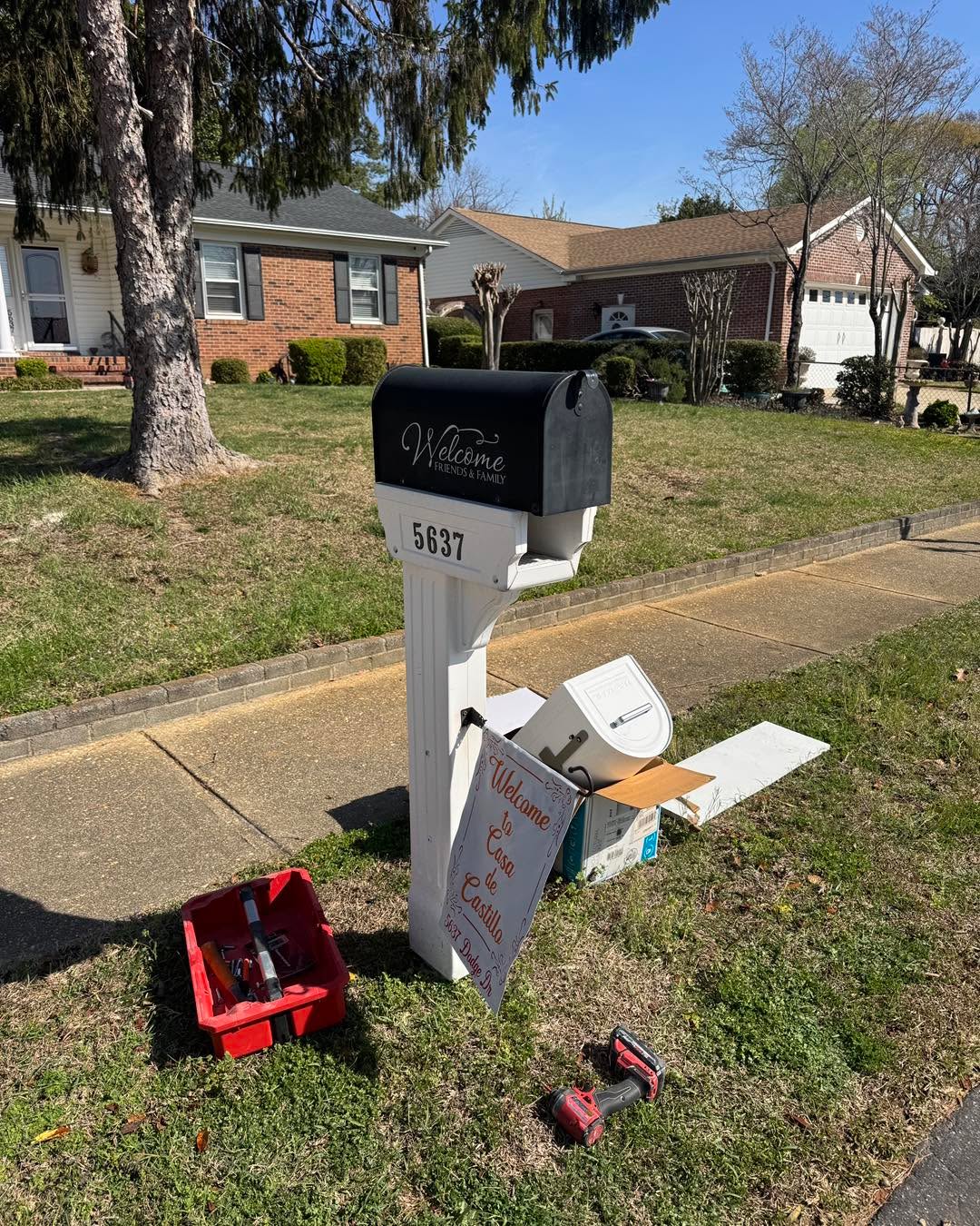 📬 Mailbox Upgrade for a Fayetteville
Homeowner
Swapped out the old black mailbox for a larger, more secure white model. The new box includes an internal locking compartment to keep mail protected and out of sight.
A simple upgrade that adds curb appeal and peace of mind.
#TasklineHomeServices #MailboxReplacement #HomeUpgrades #FayettevilleNC #HopeMillsNC #Handyman #BeforeAndAfter #CurbAppeal