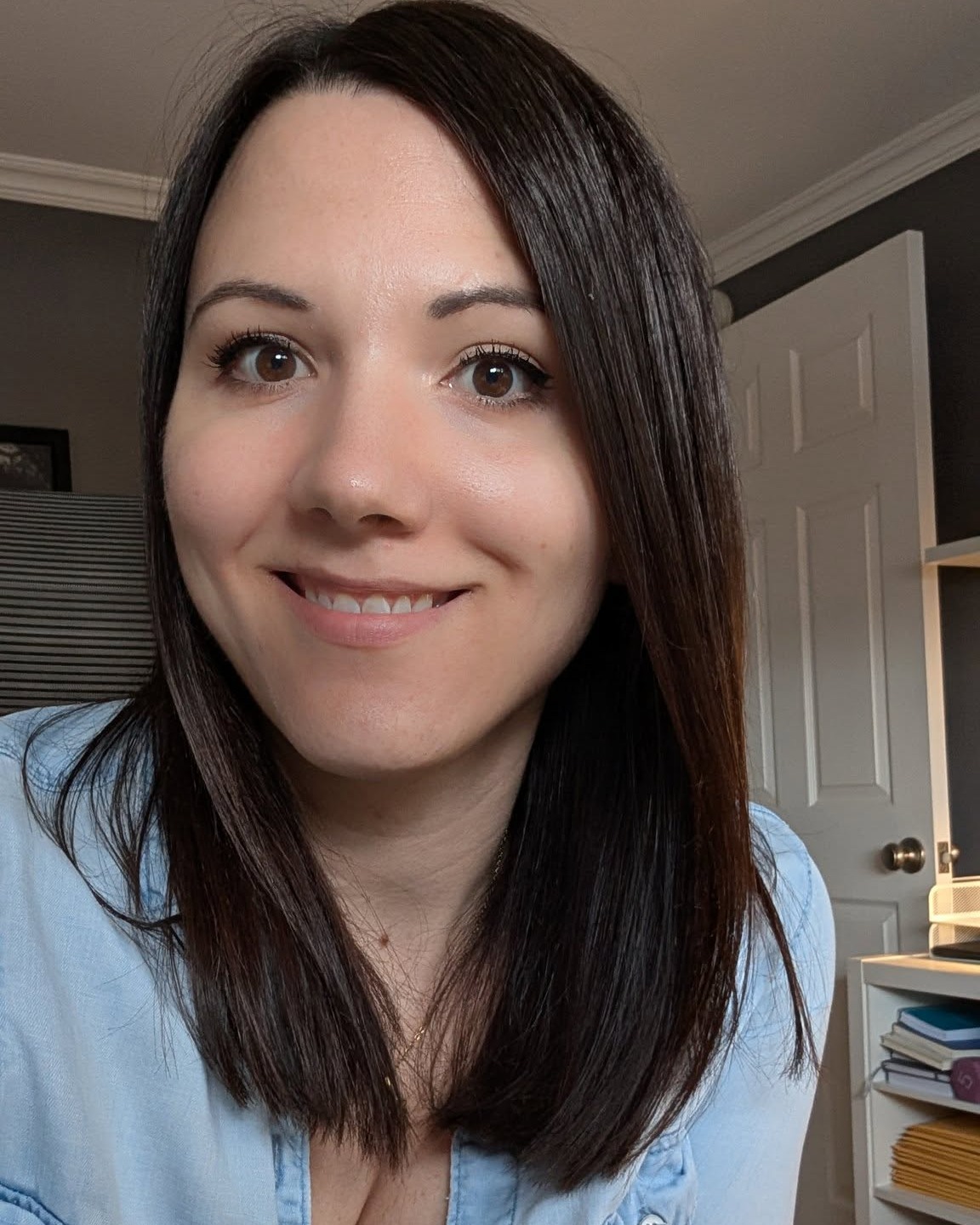 Comme ça, on ne pensera plus que c'est moi sur les couvertures de Résistance tomes 1 et 2. ✂️😂 Bye bye, les longueurs ! 👋