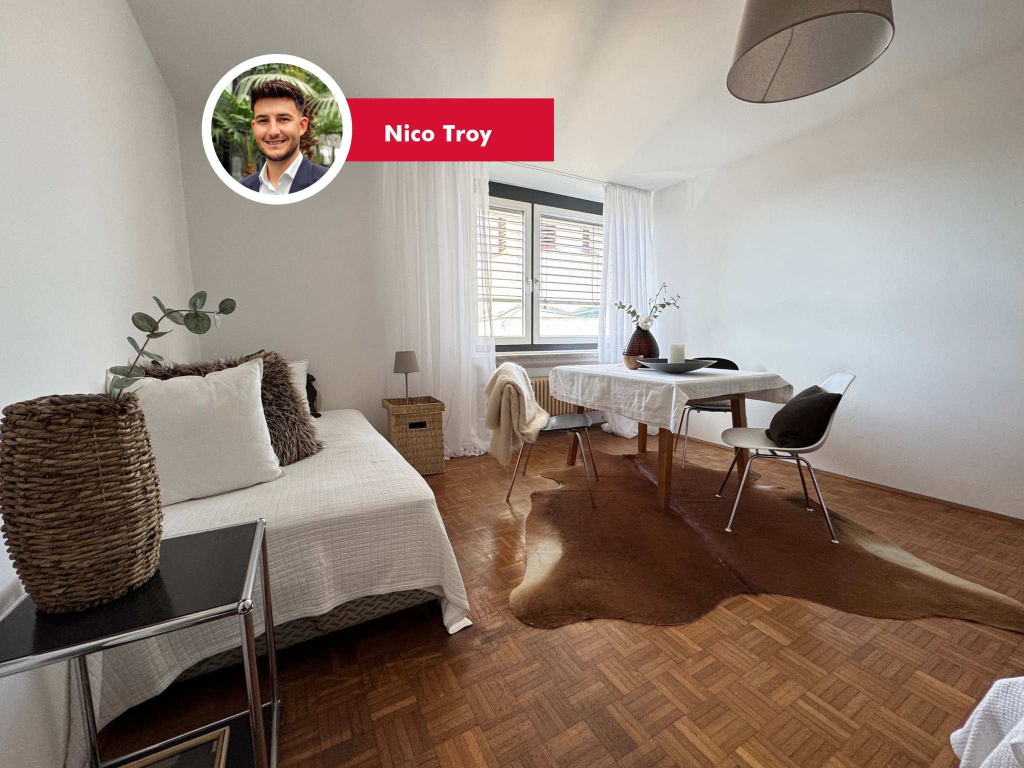 🏡 Charmante 3-Zimmer-Wohnung im Herzen von Rankweil zu verkaufen
Diese einladende Wohnung im 4. Obergeschoss einer kleinen, gepflegten Wohnanlage besticht durch ihre sehr zentrale Lage. Dank Aufzug ist sie bequem erreichbar. Die moderne Fernwärmeheizung sorgt für angenehme Wärme zu jeder Jahreszeit.
✨ Highlights:
🔹 Helles Wohnzimmer und zwei geräumige Schlafzimmer
🔹 Separate Küche mit Platz für einen Esstisch
🔹 Badezimmer mit Badewanne und Waschmaschinenanschluss
🔹 Perfekte Lage: Nur wenige Schritte zur Basilika, Einkaufsmöglichkeiten und öffentliche Verkehrsmittel in unmittelbarer Nähe
🌿 Urbanes Flair & Natur pur – hier lässt es sich gut leben!
Interesse? Melde dich für mehr Infos und eine Besichtigung!
Nico Troy direkt ☎+43 664 8247126
📨nico.troy@bb-immobilien.at
🌏https://www.bb-immobilien.at/eigentumswhg/bb-25-01128
#immobilien #realestate #investment #vorarlberg #immobilienvorarlberg #eigentumswohnung #wohneigentum #eigenheim #wohnungkaufen #rheintal #Wohnung #Rankweil #Immobilienkauf #WohnenMitCharme #Zuhause