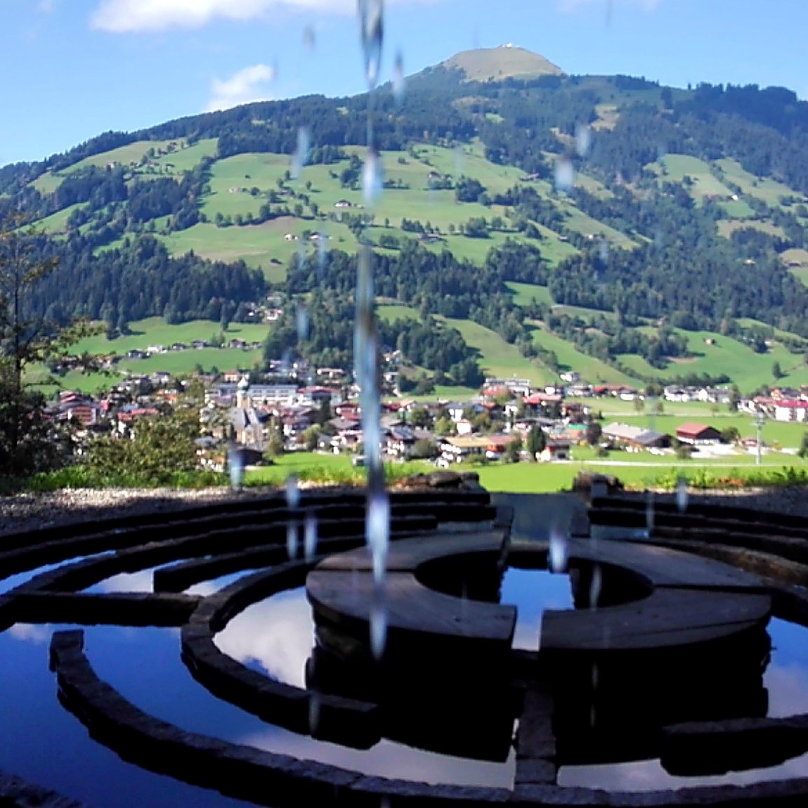 Κάποιες εικόνες δεν χρειάζονται λεζάντα.
Αλλά εγώ θα σας πω ένα μυστικό, αυτή η θέα δεν είναι από κάποιο διάσημο resort. Είναι από ένα χαλαρό μονοπάτι που περπατούσα σχεδόν κάθε πρωί όταν έμενα στο Brixental.
Αν ψάχνεις για διακοπές που δεν μοιάζουν με όλες τις άλλες, η Αυστρία έχει κάτι που δεν περιμένεις.
👇 Αποθηκεύστε αυτή την ανάρτηση για όταν αρχίσετε να σχεδιάζετε τις διακοπές σας.
#αυστρία #ταξίδι #τιρόλο #βουνά #καλοκαίρι #brixental #ελληνεςταξ