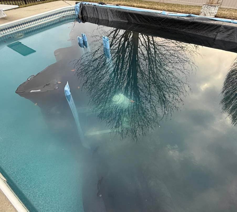 This big grill blew into Mark’s pool during the really high winds we had. We used some ropes and a lift bag to float it to the shallow area and pull it out without damaging the pool liner. I had a fun time helping get it out, it’s great to be back in the water!
.
.
#recoverydiving #lakestclair #greatlakesstate #detroitriver #stclairshores #clintonriver #harrisontownship #boattown #algonac #stclair #metrobeach #michiganboating #puremichigan #michiganmarinas #metaldetector #safeharbormarinas #coldwaterdiving