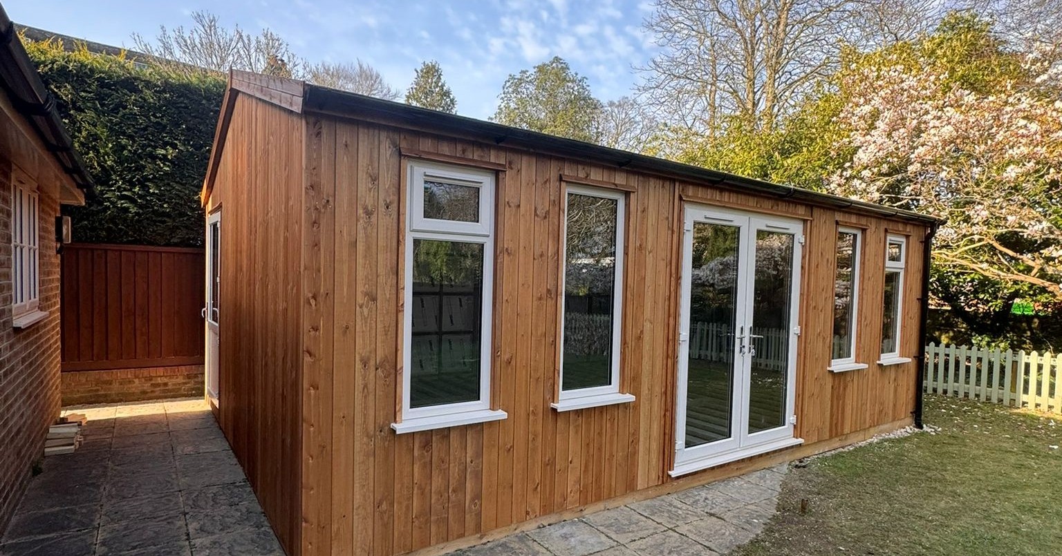 24' by 16' Snooker Room in TGV!
• Vertical Cladding
• Membrane
• 50mm insulation
• UPVC opening window
• UPVC double doors
• Green Shingle roof
• Truss roof
• Delivered and erected last week!
Another busy week last week! 🙌