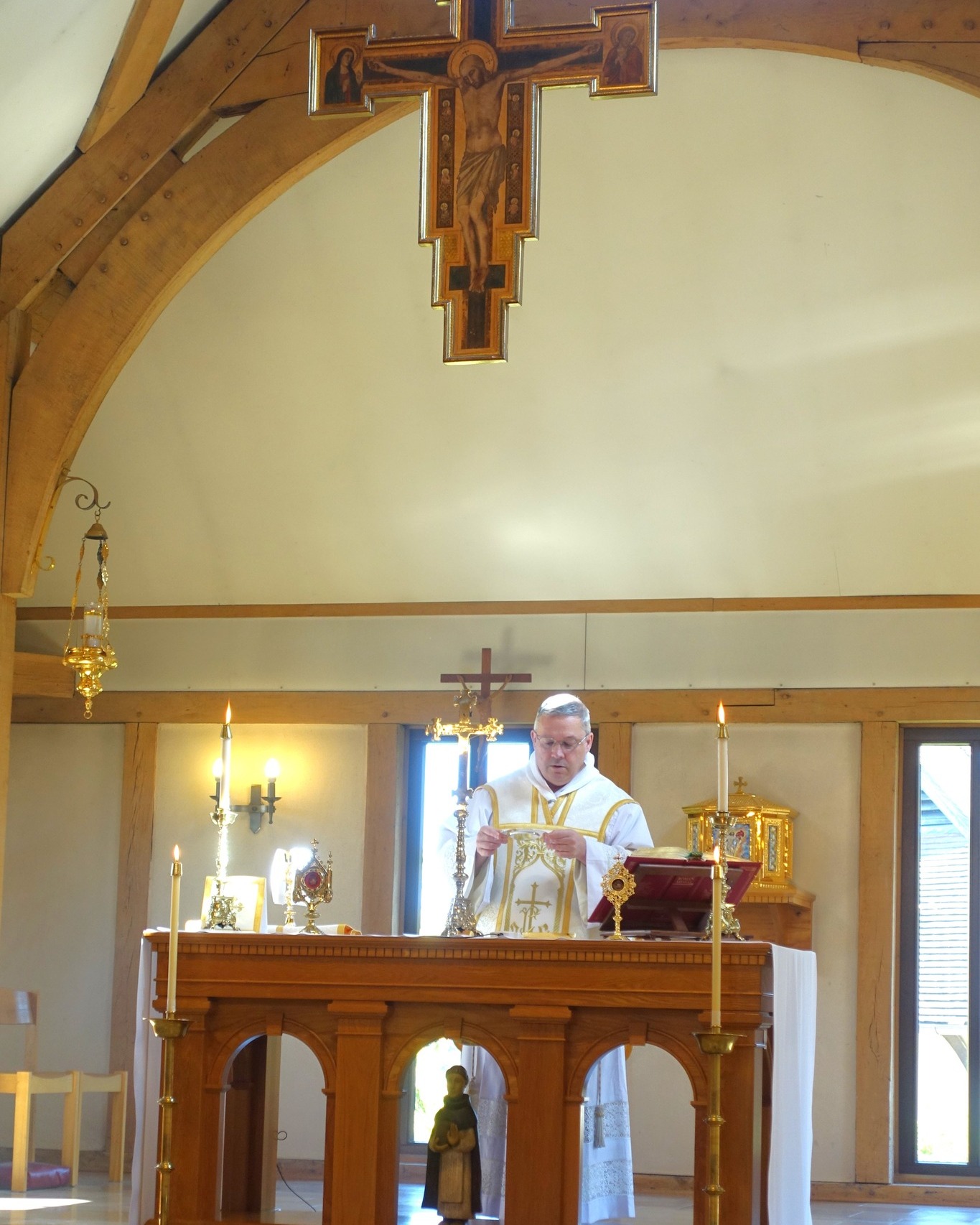 "The figure of this great Saint, even though remaining somewhat hidden, is of fundamental importance in the history of salvation... he showed himself, like his spouse Mary, an authentic heir of Abraham's faith: faith in God who guides the events of history according to His mysterious salvific plan. His greatness, like Mary's, stands out even more because his mission was carried out in the humility and hiddenness of the house of Nazareth. Moreover, God himself, in the person of His Incarnate Son, chose this way and style of life - humility and hiddenness - in His earthly existence. From the example of Saint Joseph we all receive a strong invitation to carry out with fidelity, simplicity and modesty the task that Providence has entrusted to us." - Pope Benedict XVI
#stjoseph #happysolemnity #prayer #reflection