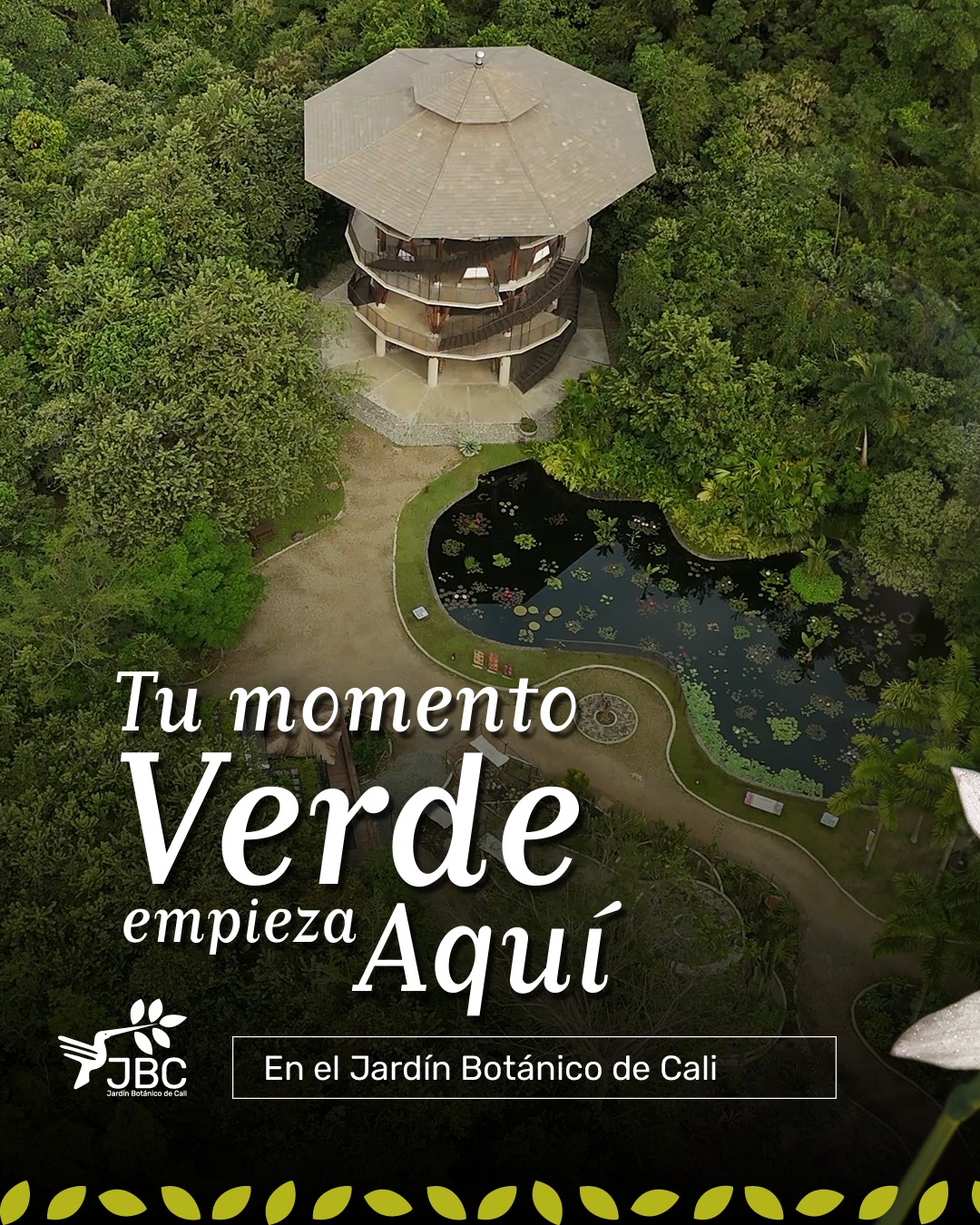 Esta Semana Santa, regálate un respiro en el corazón de la ciudad. 🌿🧘✨
El Jardín Botánico de Cali es ese territorio de vida y paz. Ven a desconectarte del ruido y a reconectarte con la naturaleza a través de nuestros senderos y experiencias únicas. 🍃
Desliza y conoce nuestra agenda: 🗺️
🧘 Yoga y meditación bajo el bosque.
🦜 Avistamiento de aves y flora local.
🦋 Mundo Microscópico en el mariposario.
El plan perfecto para explorar, aprender y recargar energías en familia. ✨
🎟️ ¡Asegura tu entrada en el link de nuestra bio! Te esperamos.
#JardínBotánicoCali #SemanaSanta #Desconexión #Cali #Naturaleza #JBC