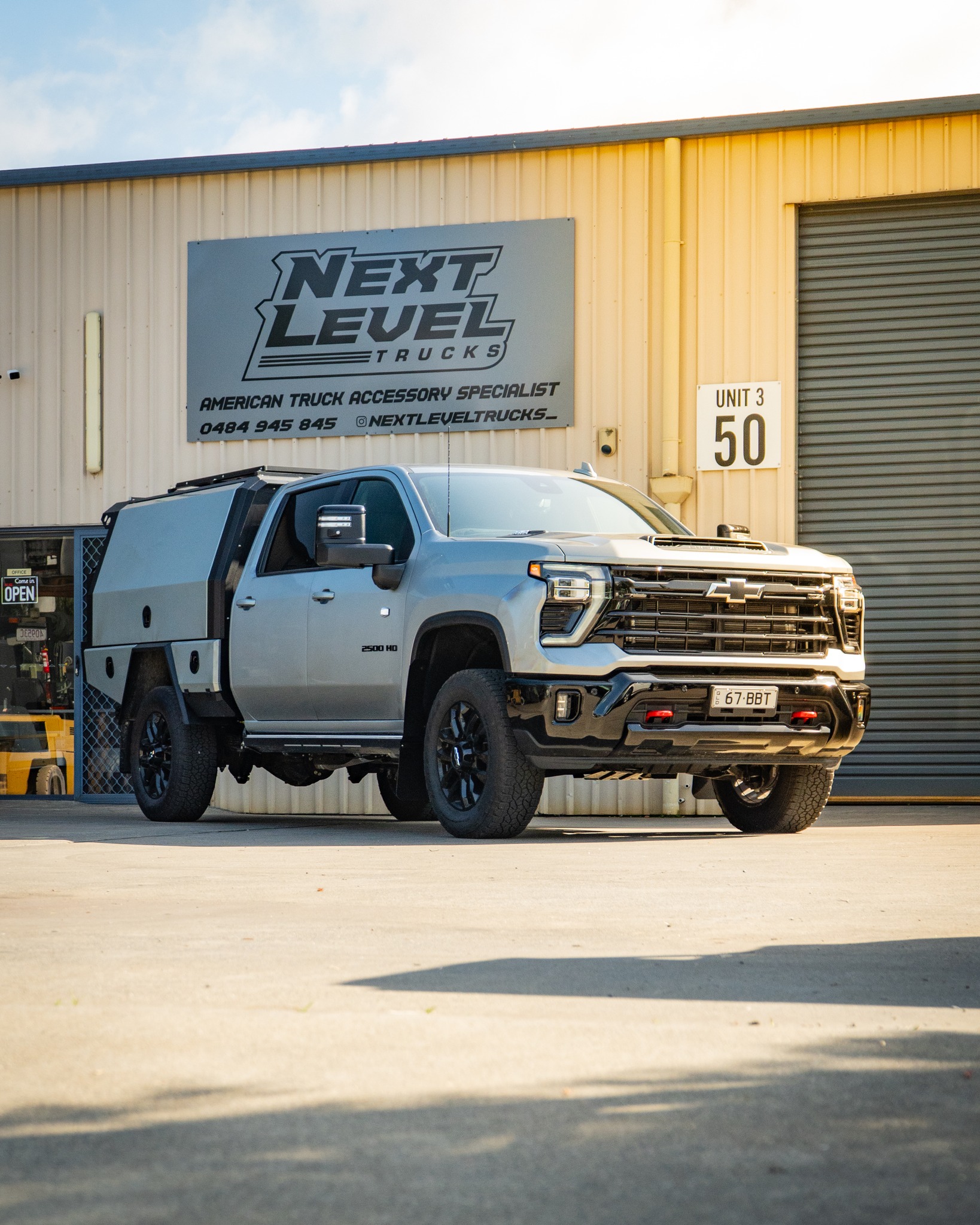 Another Touring Chev 2500 HD out of Next Level Trucks.
We installed the BDS levelling kit which includes upgraded Fox Dual Speed Compression shocks and the upgraded torsion keys. Along with that we've installed the super springs load leaf and Boss airbags.
Along with that, we've also installed the safety Dave rear view mirror and GME 270 XRS UHF. This giving great visibility and clear communications.
Along with this, we also reconnected their factory safety lights that are disabled when brought into the country. This gives so much better visibility at night when getting in and being around the vehicle.
Lastly we also fitted this Chev 2500 HD with the upgraded front mud flaps. Protecting the paint for the long road travels, and keeping the sills protected for many years to come.
If this is a build you're keen on, inbox us and let's talk through getting your Chev 2500 decked out exactly the way you need it.
