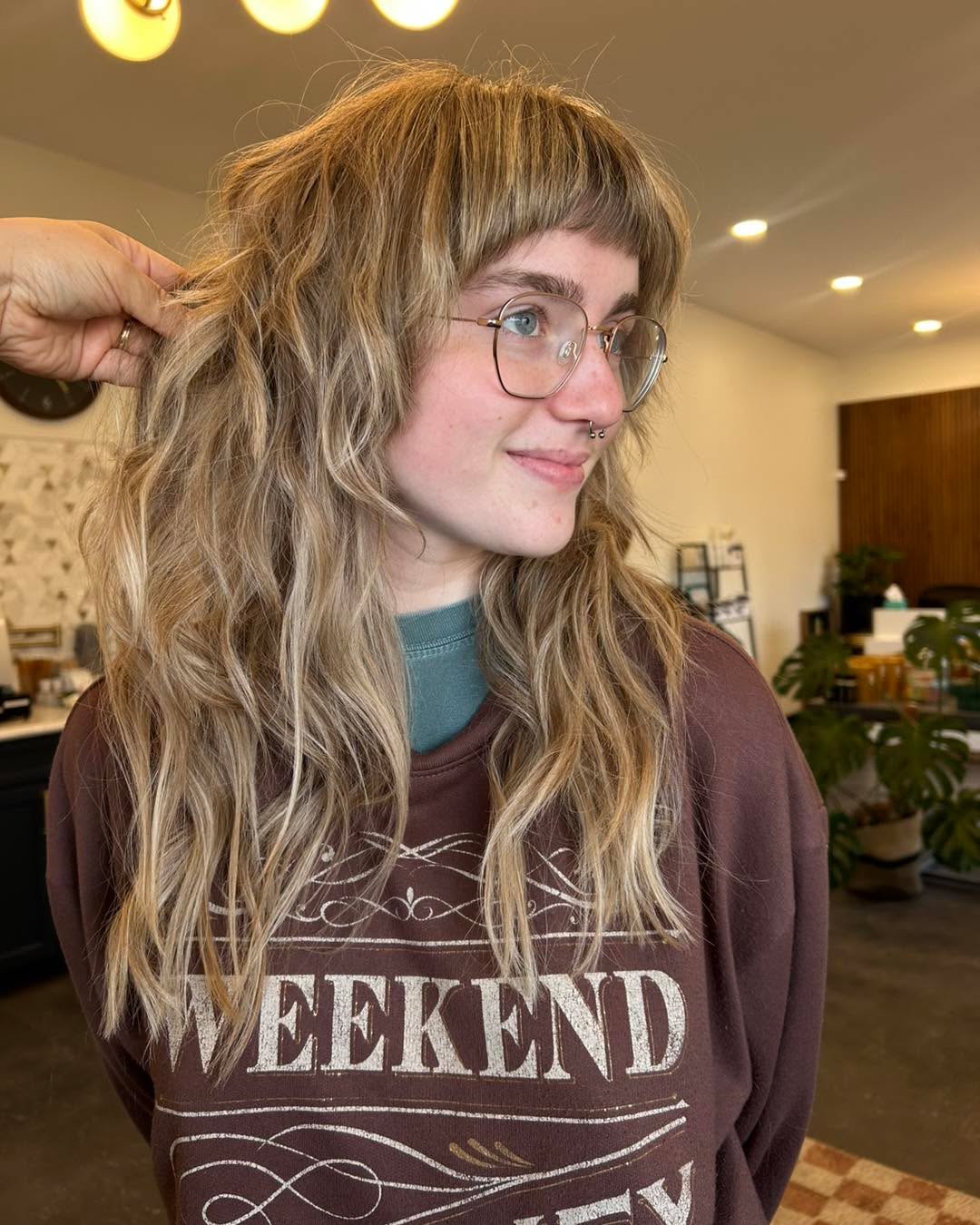 Okay, loving this highlight and cut 😍
Hair by @because_hair
•
•
•
#vahairsalon #highlights #charmariesalon #haircut #blacksburgstylist