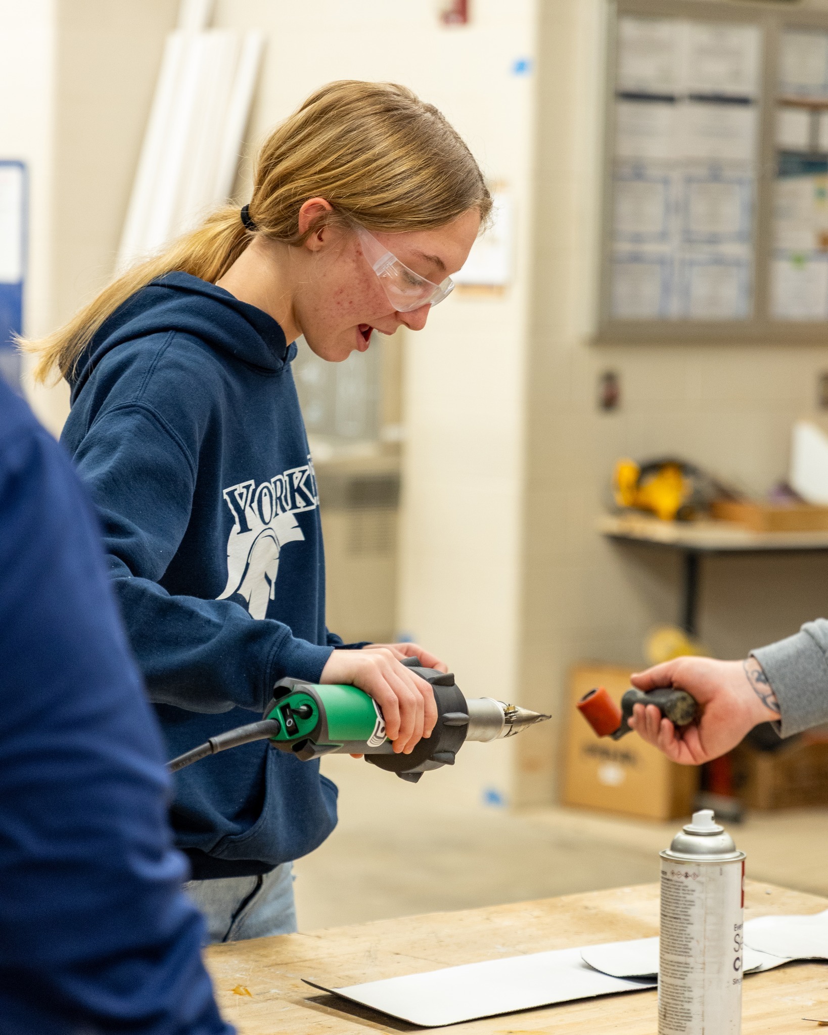 Representatives from Ream Roofing visited Mr. Sabold's Constructions Trades classes earlier this month. They demonstrated several roofing techniques and provided hands-on lessons for students. Thank you, @reamroofing! #YorkTechProud
View all 48 photos of this activity at ycst.info/ct26 or by clicking on the link in our bio.