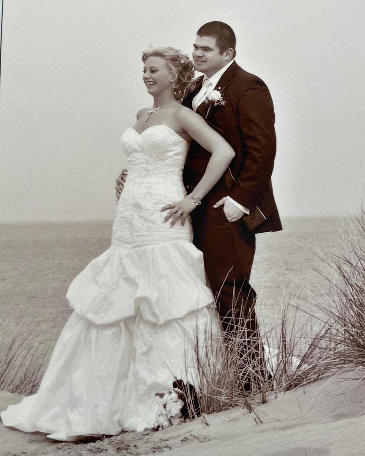 Vandaag geen werkdag, maar een dag om iets bijzonders te vieren 💍
We zijn vandaag 16 jaar getrouwd en daarom offline. Mails kunnen gewoon worden gestuurd en worden zo snel mogelijk opgepakt.
Fijne dag! 💞