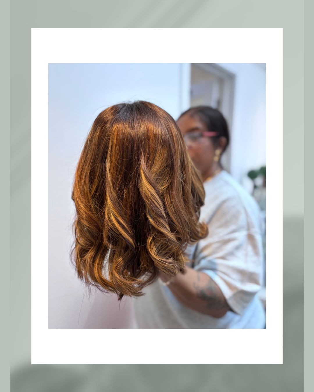 It is always interesting to see the variety of styles that pass through our work room - every length, colour, texture. All of the pieces being carefully created, cut, coloured and styled to fit the client exactly. These glossy caramel curls were about to go into one of private consultation rooms to see whether they were curly enough or too much! Never boring, no 2 days - no 2 HOURS - are ever the same ☺️
#WigMaker #BespokeHair #londonwigs #LondonWigmaker #WigColour #customwigslondon #WigArtistry #wigadjustment #wigstylistlondon