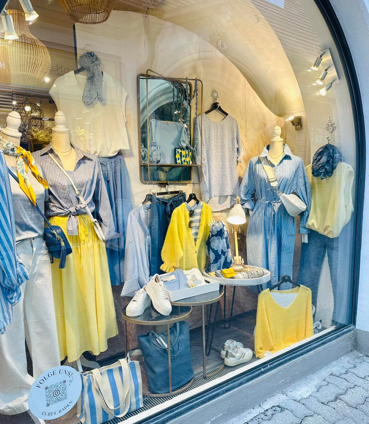 Auch wenn man’s grad nicht glauben kann: der Sommer kommt. 💛🩵
Unsere Öffnungszeiten:
Montag-Freitag 9 - 18 Uhr
Samstag 9 - 17 Uhr
@cubes_baden
—
Hier findet ihr uns:
CUBE‘S M2 Rathausgasse 8, 2500 Baden
CUBE‘S M³ Rathausgasse 12, 2500 Baden
