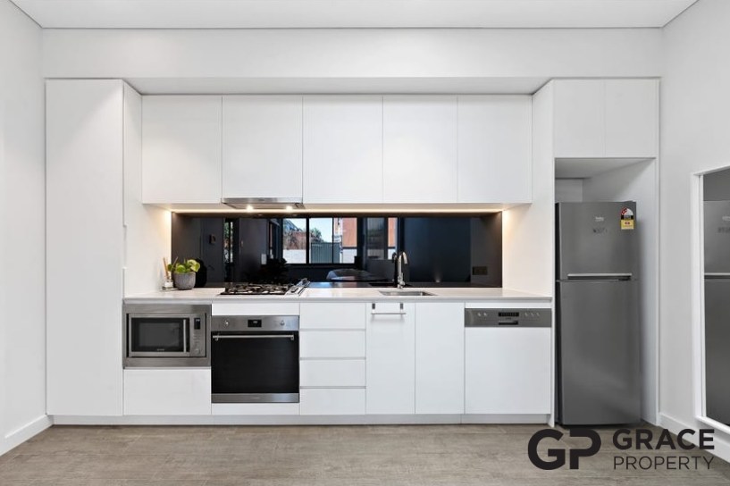 🏡 New to the Market for Lease – Edmondson Park
This stylish street-facing home offers modern living in a convenient, family-friendly location close to parks, schools, shops, and transport.
Property Highlights
✨ Bright living and dining areas
❄️ Split-system air conditioning (living & bedroom)
🍽️ Modern kitchen with quality appliances
🛏️ Generous bedroom with built-in wardrobe
🌿 Low-maintenance backyard
🚗 Secure lock-up garage & private entry
Perfect for tenants seeking comfort and convenience in a growing neighbourhood.
Own a property in the area? Speak with Grace Property about leasing or selling with confidence.
#GraceProperty #PropertyManagement #ForLease #EdmondsonPark #SydneyRealEstate