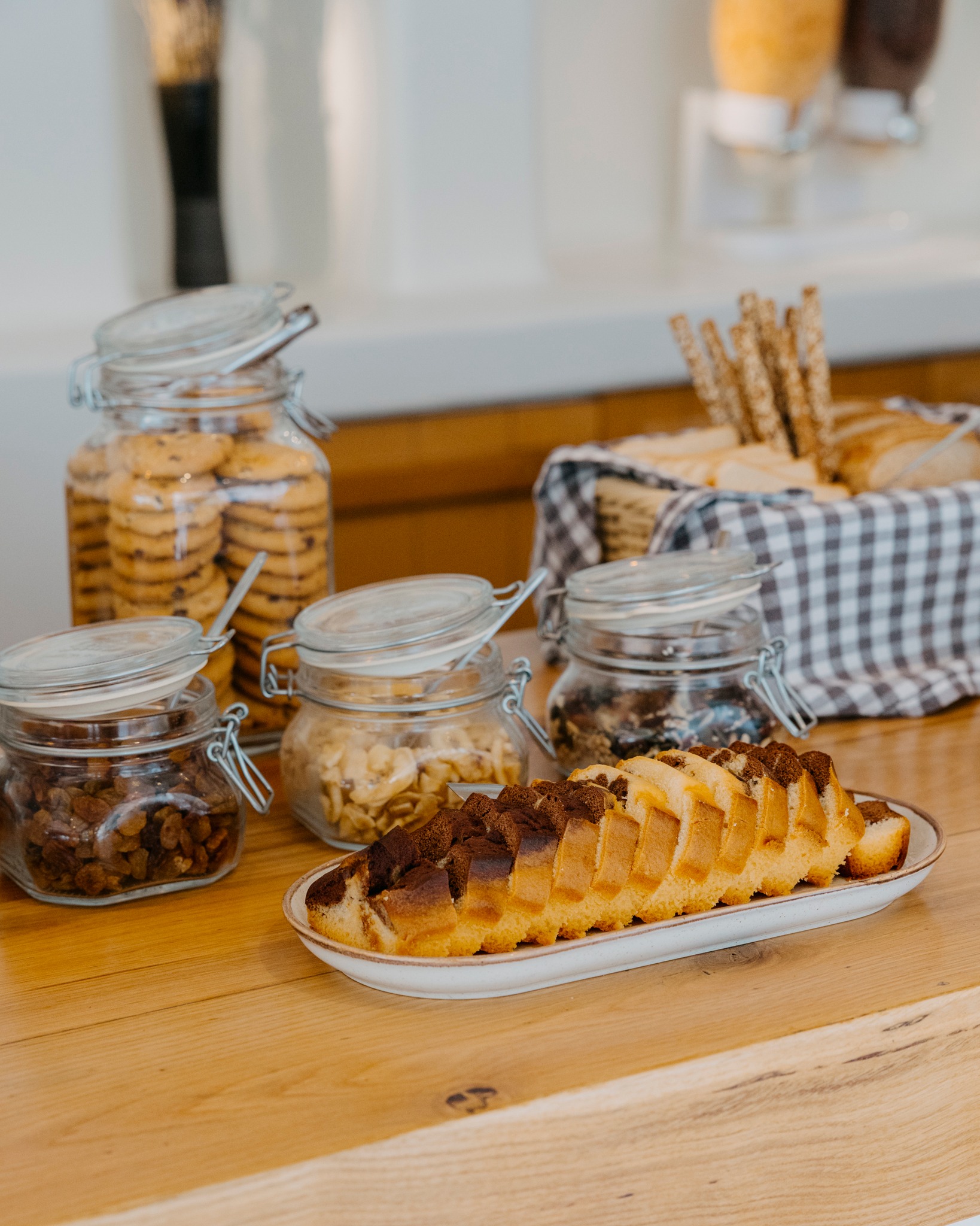Breakfast is included at Arcade Hotel, because the way you start your day matters 🥐
As John Gunther said, "All happiness depends on a leisurely breakfast."
📸 @marizacaps
#hotelsinathens #athenstravel