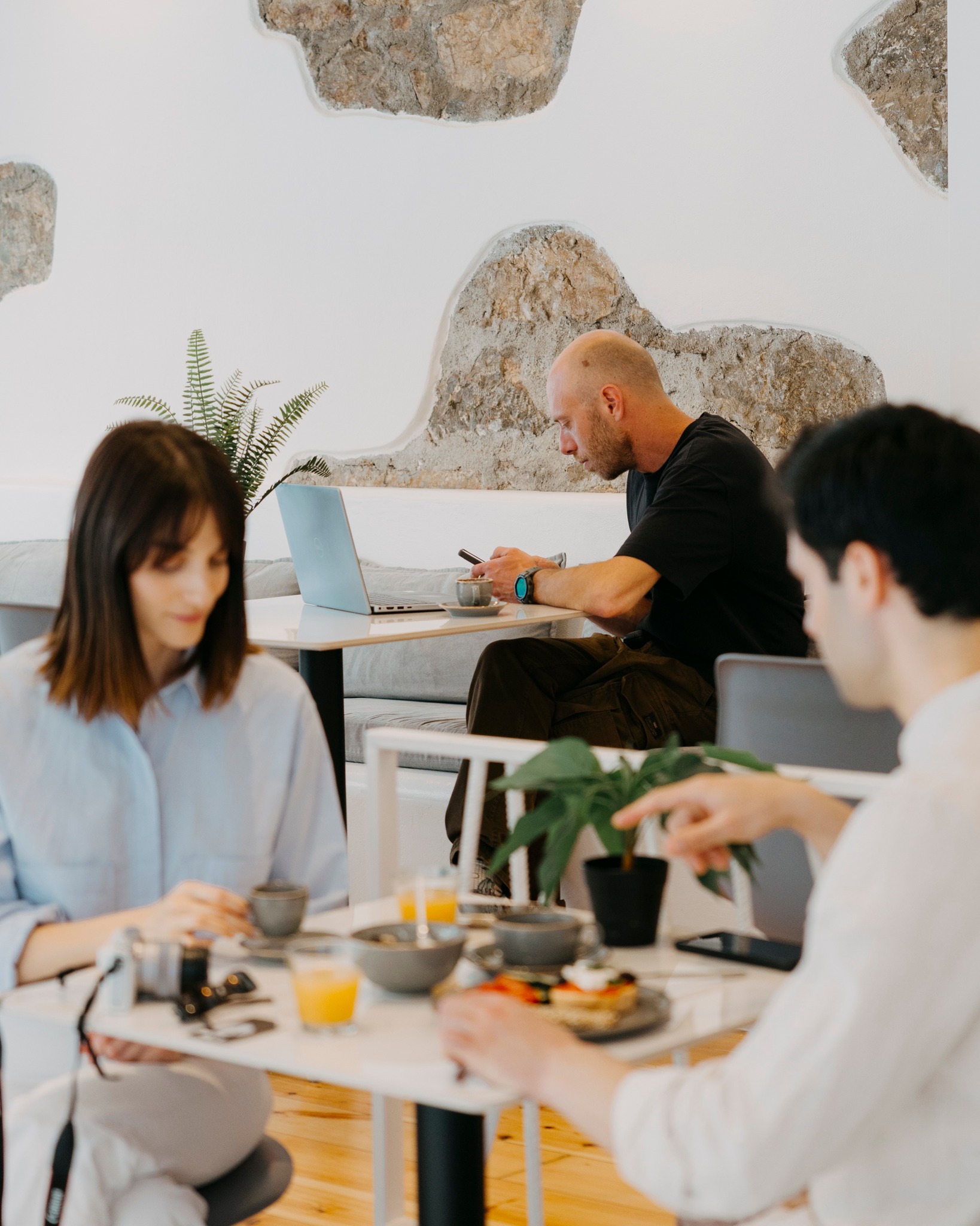 Here at Arcade Hotel, you are welcome to enjoy breakfast as you wish.
Work, chat, plan your day, or simply enjoy a quiet breakfast and a coffee ☕
📸 @marizacaps
#athenshotel #athens