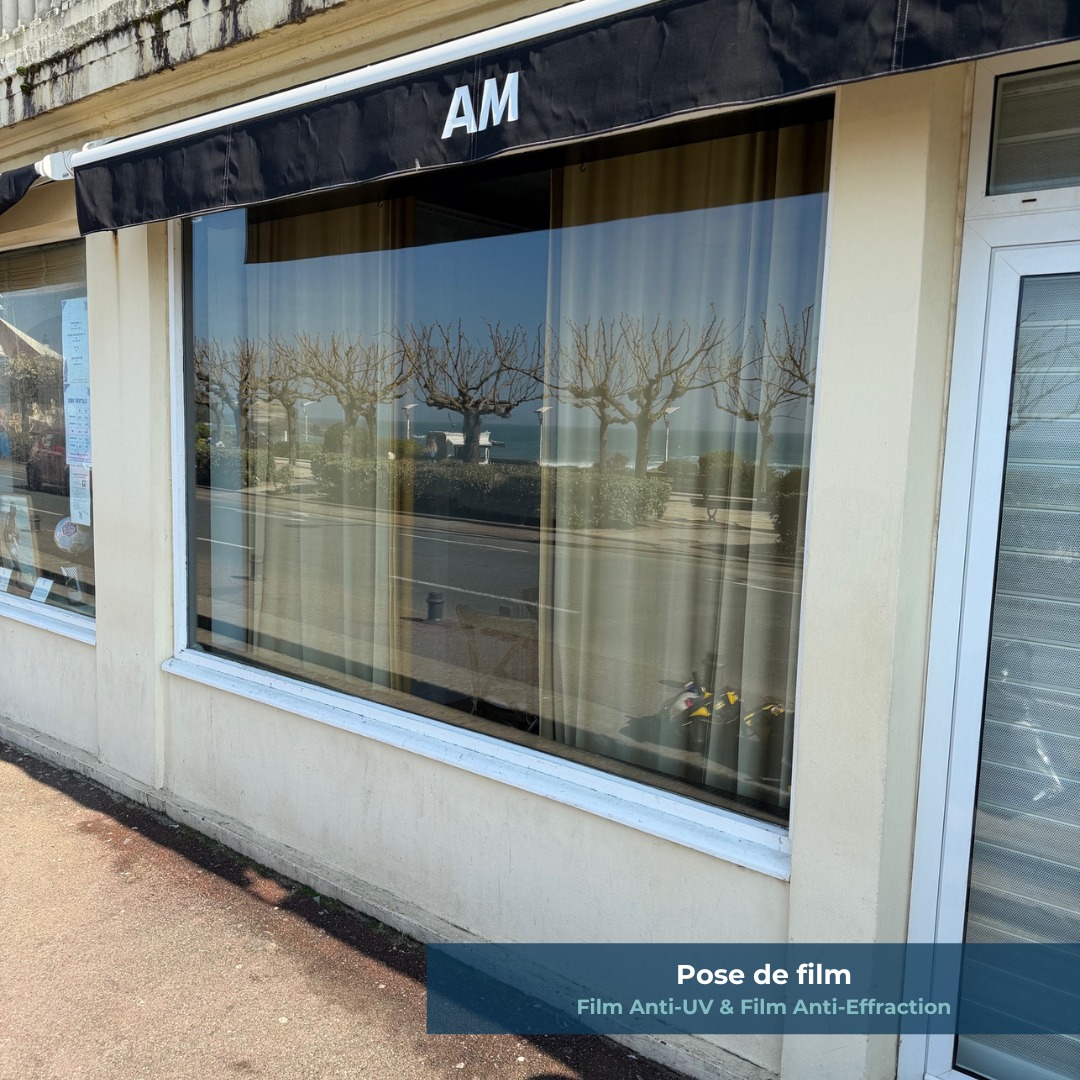 🛡️ + ☀️ = performance
Films anti-UV & anti-effraction pour une boutique à Biarritz
Protection maximale, impact visuel minimal
🎾 La précision fait la différence.
#VerreIDF #FilmAntiUV #FilmAntiEffraction #FilmSolaire #ProtectionVitrage #MagasinDeLuxe #RetailPremium #LuxuryRetail #Biarritz #PaysBasque #Vitrine #ProtectionSurface #DesignCommercial #ExpertDuVerre #RolandGarros #TennisVibes