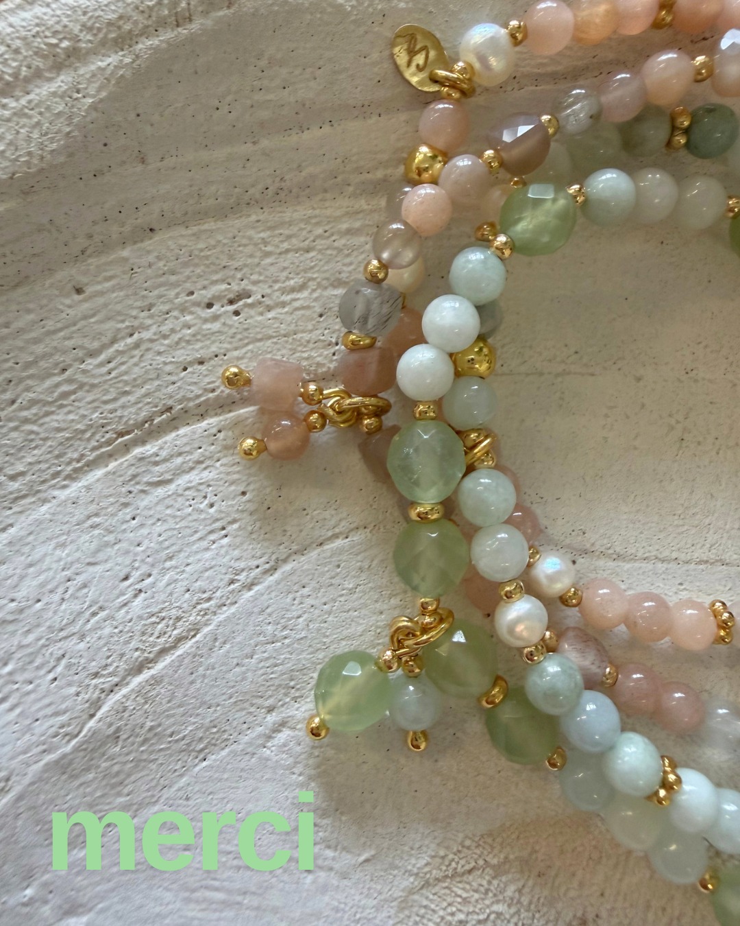 merci für den tollen frühlingsevent gestern💐
schön wart ihr dabei💕
#madeinbern #fairbunden #steinanstein #fairfashion #steinarmband #armband #schmucknachwunsch #messingschmuck #messingvergoldet #925silber #silberschmuck925 #steinschmuck #holligenbern #bern #jade #mondstein #perle