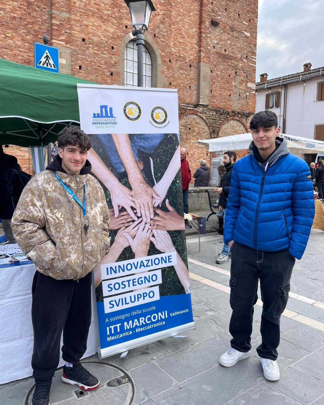Associazione Genitori
Oggi in piazza Plauto a Sarsina
A rappresentare e sostenere la scuola di vallata ITTS G. Marconi meccatronica 🤩👏