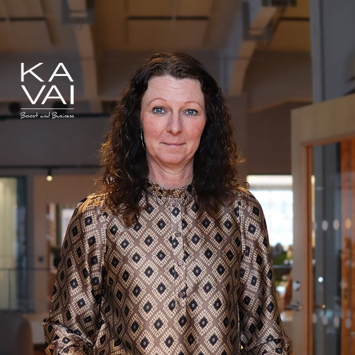 📣Mod, närvaro och att våga be om affären på sitt eget sätt - missa inte detta spännande Kavai-event!
Försäljning handlar inte bara om siffror, strategier och avslut – det handlar om människor. Under detta Kavai-tillfälle möter vi Johanna Grek, en erfaren ledare och försäljningsprofil med över 20 år i bemannings- och rekryteringsbranschen 🔥
Johanna har arbetat med både produkt- och tjänsteförsäljning hela sitt yrkesliv och har de senaste 14 åren verkat som chef och ledare. Idag driver hon @visionite_ab Jönköping, ett IT-konsultbolag med fokus på seniora specialister. Med ett genuint intresse för människor och våra beteenden delar Johanna generöst med sig av sina erfarenheter – både när det går riktigt bra och när det inte alls gör det.
I sin föreläsning bjuder Johanna på konkreta tips och praktiska verktyg kring hur du:
🔸 Bokar kundbesök på ett naturligt och tryggt sätt
🔹 Förbereder dig inför mötet för att skapa förtroende
🔸 Vågar be om affären – och hanterar när det inte går som planerat
Föreläsningen är inspirerande, uppriktig och fylld av glädje. Du får med dig insikter som gör försäljningen lättare, mer avspänd och mer hållbar – genom att vara dig själv och arbeta smartare, inte hårdare 💡
Varmt välkommen till ett Kavaimöte som ger både inspiration, igenkänning och konkreta verktyg att ta med direkt in i vardagen.
Läs mer och anmäl dig 👉 https://www.kavai.se/event-details/fran-kundmote-till-affar-tips-mod-och-igenkanning
#Kavai #föreläsning #företagande
#kvinnligtföretagande #nätverkande
#kvinnligtnätverkande #entreprenörskap
#kvinnligtföretagande #kvinnligtentreprenörskap
#rekrytering #sälj #affärsmöten #inspiration