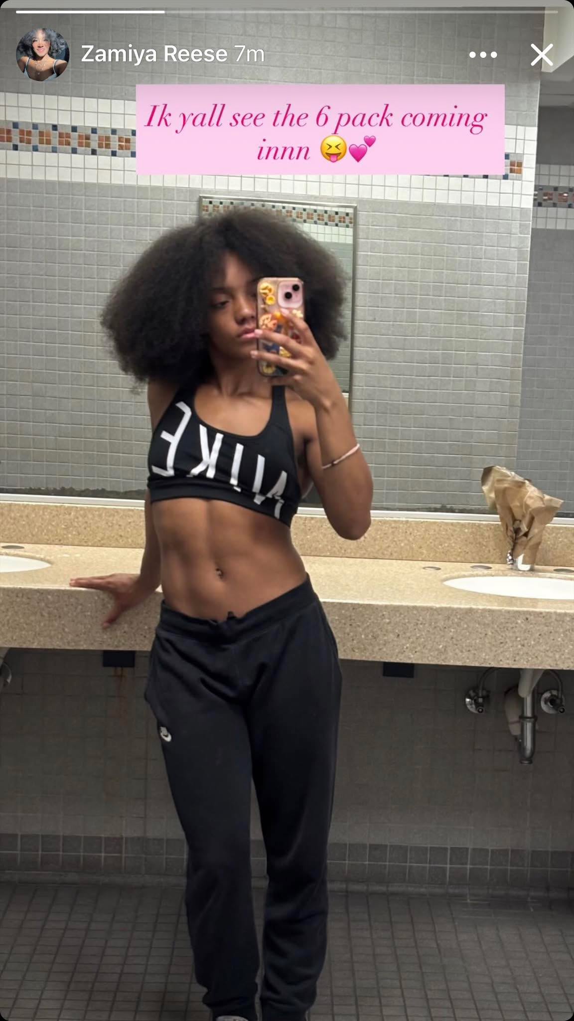 Yeah, thatâs my daughter đ€
Mommy taking notes baby đ