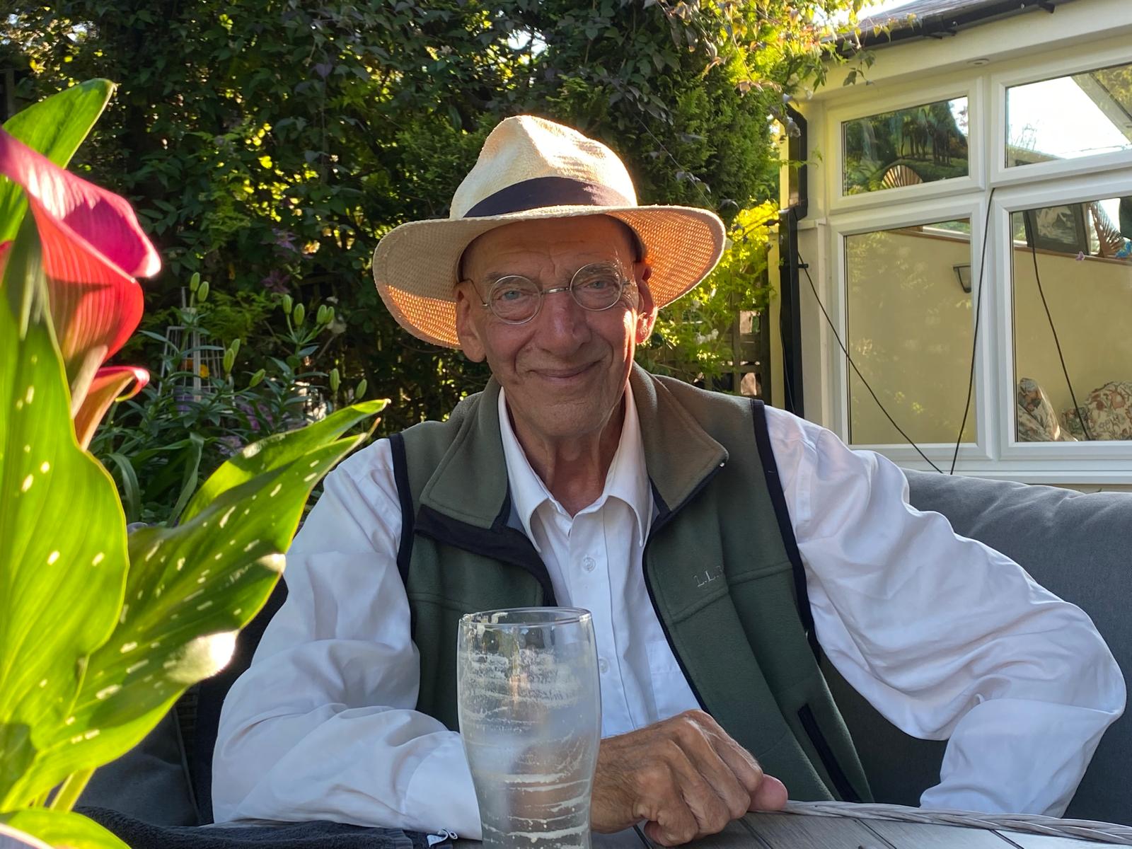 I’d love to introduce you to my wonderful Dad! He’s an author, inventor, and poet—and he’s always been my biggest supporter in all things creative and knitting.
If you have a moment, please pop over to his Substack or visit his blog. I’m sure you’ll enjoy his work as much as I do!
https://tombarriesimmons.substack.com
https://tombarriesimmons.com
