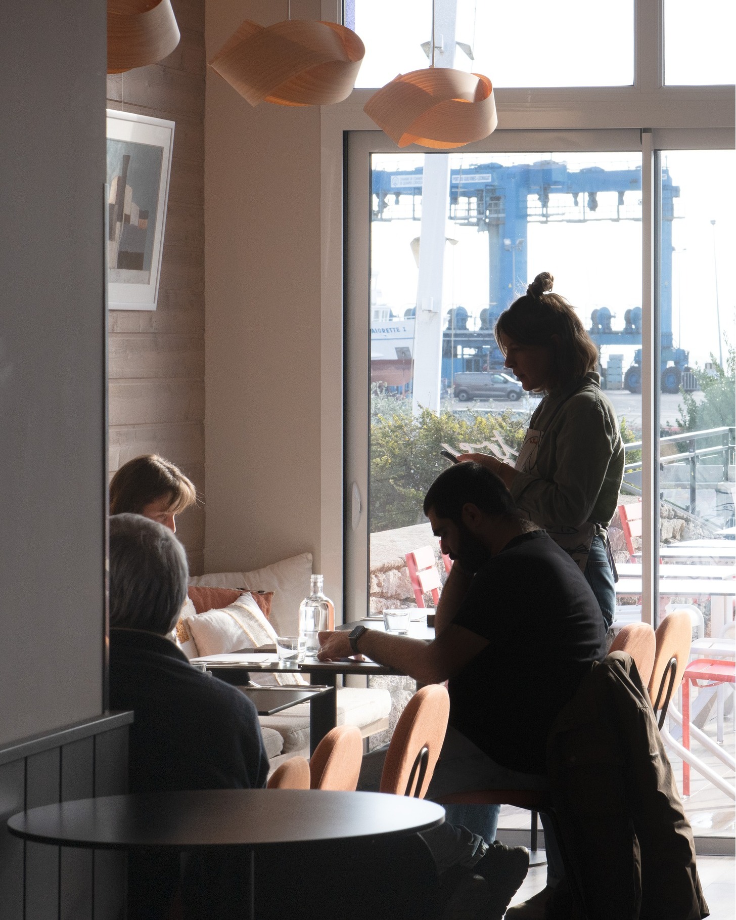 ✨ Nouveaux horaires chez Entre Nous 💙
Avec l’arrivée du printemps, on ajuste notre rythme…
Nous sommes désormais ouverts du jeudi au mardi jusqu’à 16h,
et nous vous retrouvons le jeudi à partir de 10h ✨
On a hâte de vous accueillir sur ces nouvelles amplitudes,
et de partager encore plus de moments avec vous 💙
Pensez à réserver votre table pour profiter de votre place préférée 😉
-
Entre Nous
35 rue de la marine
29730 Le Guilvinec
+33 (0)2 98 92 73 56
Ouvert du jeudi au mardi 🌈
#entrenous #guilvinec #entrenousguilvinec #restaurantguilvilnec #horaires #printemps #paysbigoudensud #bigoudenjoy
Crédit photo : @lepontdesimages_studiophoto @lepontdesimages_studiophoto