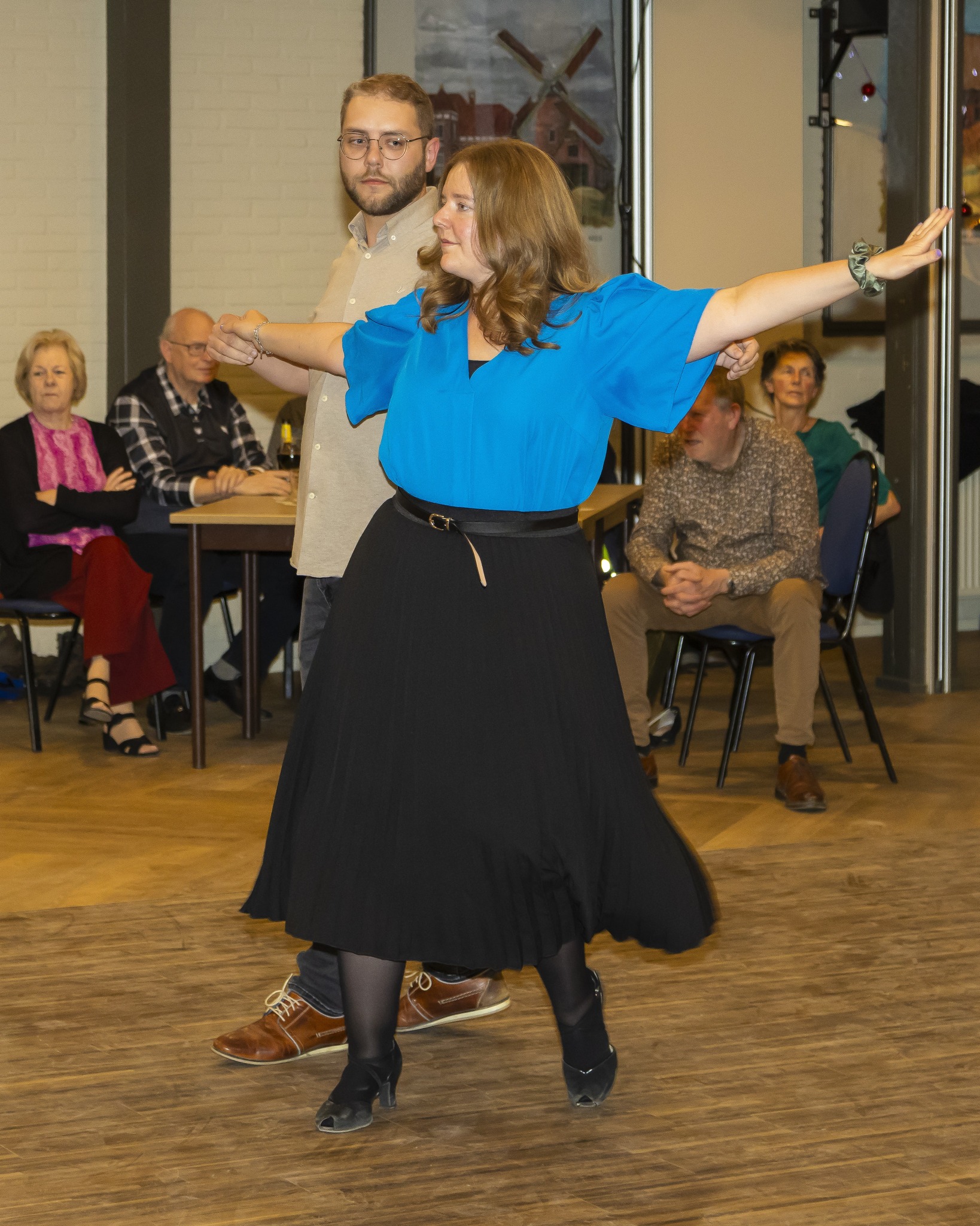 Bij ons draait het om plezier, niet om leeftijd! 🤩
Van jong tot oud, iedereen is welkom om plezier te hebben op dansvloer. Dus wat je leeftijd ook moge zijn, bij ons openen we voor iedereen de deuren. 🕺💃
#dansstudiorolo #dansstudiobrabant #herpen #dansen #dansstudio