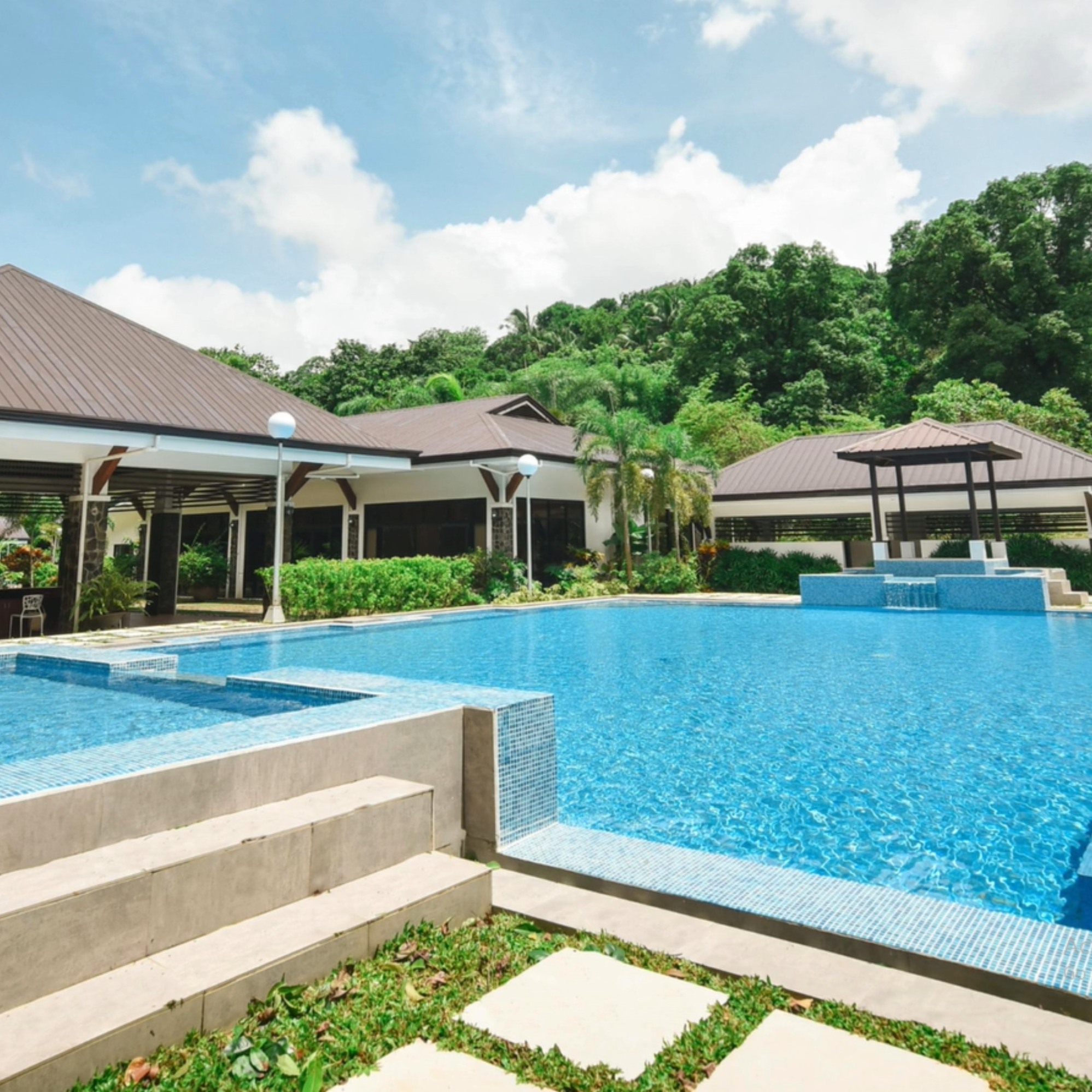 Day Tour ☀️ or Night Tour 🌙 this Holy Week? 💜
The choice is yours—or enjoy both for the full experience!
✨ Day Tour – PHP 200/head
✨ Night Tour – PHP 300/head
🏡 Villa rates are also available—perfect for families and groups looking for a private and relaxing stay.
Spend your Holy Week unwinding, bonding, and creating meaningful memories in a peaceful getaway.
Limited slots available—secure your booking today!
💬Send us a message on Facebook Messenger or Instagram
📞Contact us on Viber: 0998-582-7831
📍Purok 3 Liaban, Brgy. Colo, Dinalupihan, Bataan
#PurpleFarmPH #HolyWeekGetaway #HolyWeek2026 #DayTourPH #NightTourPH #FamilyGetaway #GroupGetaway #StaycationPH