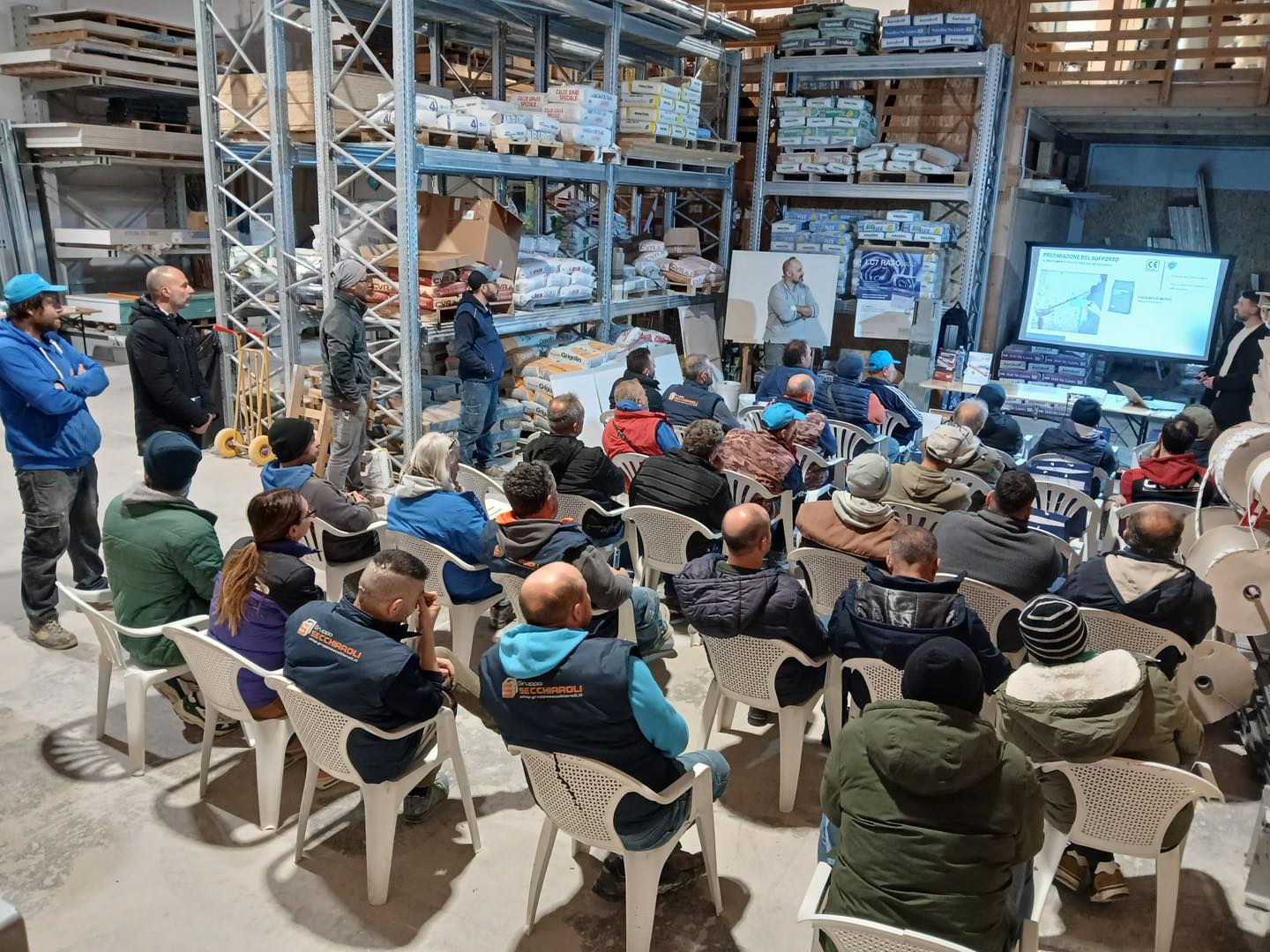 🔎 Martedì 24 marzo, presso la nostra sede di Monte Porzio, abbiamo ospitato un interessante incontro tecnico insieme ai nostri partner FASSA BORTOLO e DEWALT.
Una giornata ricca di contenuti, tra dimostrazioni pratiche, approfondimenti tecnici e confronto diretto con professionisti del settore.
Grazie a tutti i clienti che hanno partecipato numerosi, contribuendo al successo dell’evento!
Continueremo a proporre occasioni come questa per condividere innovazione, competenze e nuove soluzioni.
🔸🔸🔸
𝗚𝗿𝘂𝗽𝗽𝗼 𝗦𝗲𝗰𝗰𝗵𝗶𝗮𝗿𝗼𝗹𝗶.
𝑫𝒂𝒍 1949 𝒂𝒍 𝒕𝒖𝒐 𝒔𝒆𝒓𝒗𝒊𝒛𝒊𝒐 𝒏𝒆𝒍𝒍'𝒆𝒅𝒊𝒍𝒊𝒛𝒊𝒂.
📧 info@grupposecchiaroli.it
.
#edilizia #secchiaroli #ferramenta #costruzioni #caseinlegno #marche