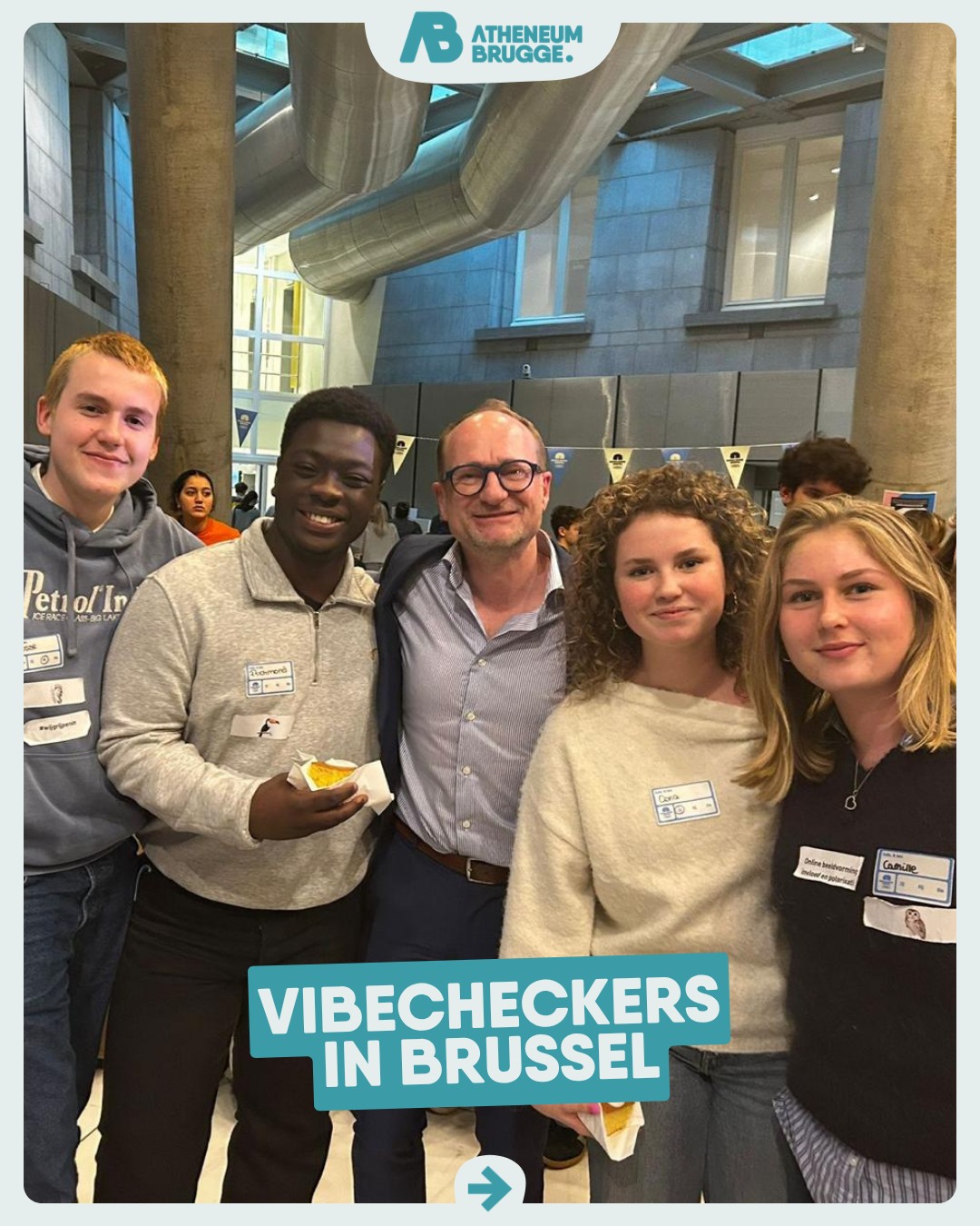 Onlangs trokken we met enkele vibecheckers naar het Vlaams Parlement voor de dag van de conflixers. Het was een feesteditie, want de conflixers bestaan 10 jaar. We wisselden ideeën uit met andere scholen, volgenden interessante workshops… natuurlijk was er ook tijd voor taart en mochten we op de foto met de voorzitster van de scholierenkoepel en maakte ook Ben Weyts even tijd voor ons.
-
#ikbeneenvibechecker #ikbeneenatheneeër #fieroponsgo #samenlerensamenleven